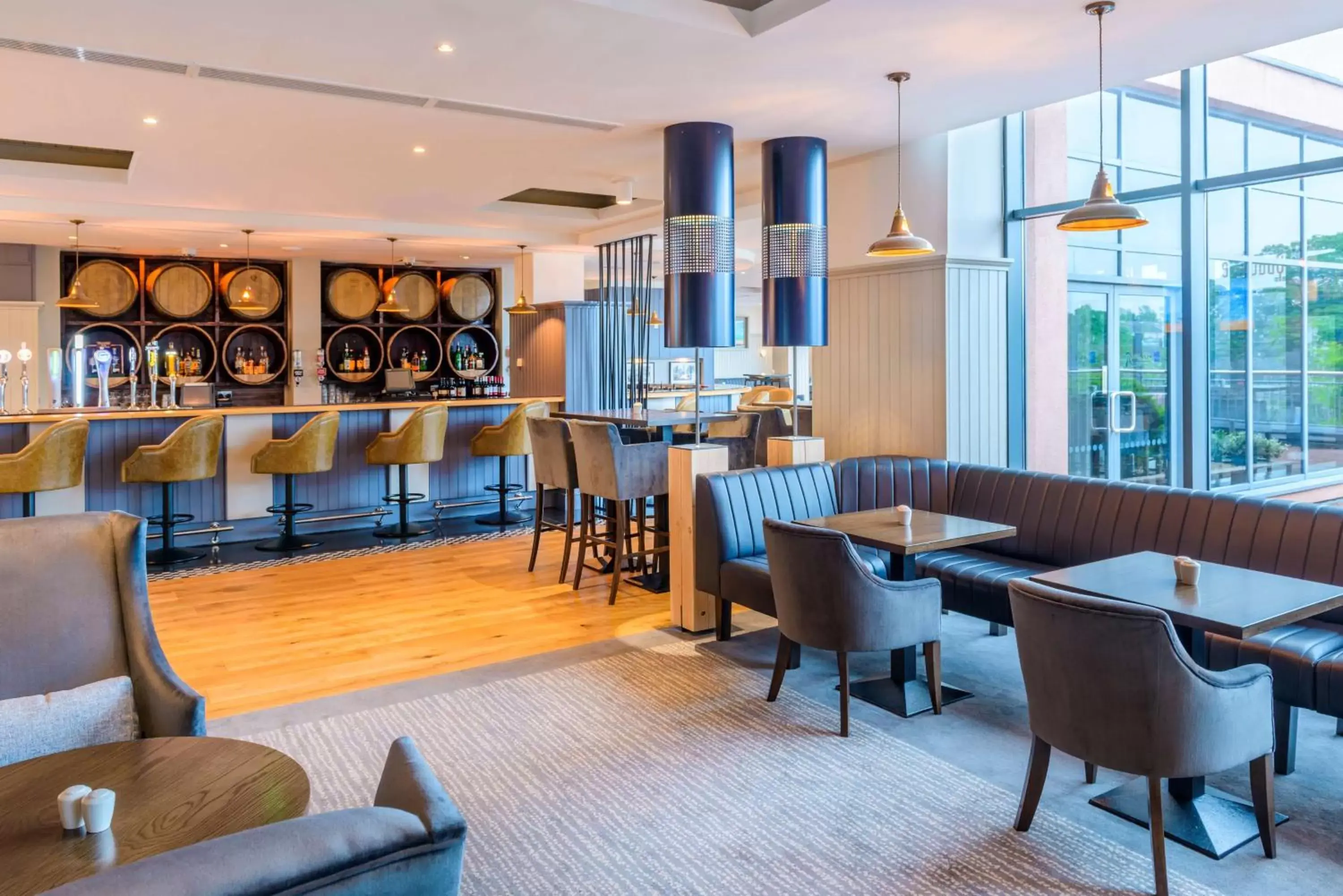 Lounge or bar, Restaurant/Places to Eat in Radisson Blu Hotel, Athlone