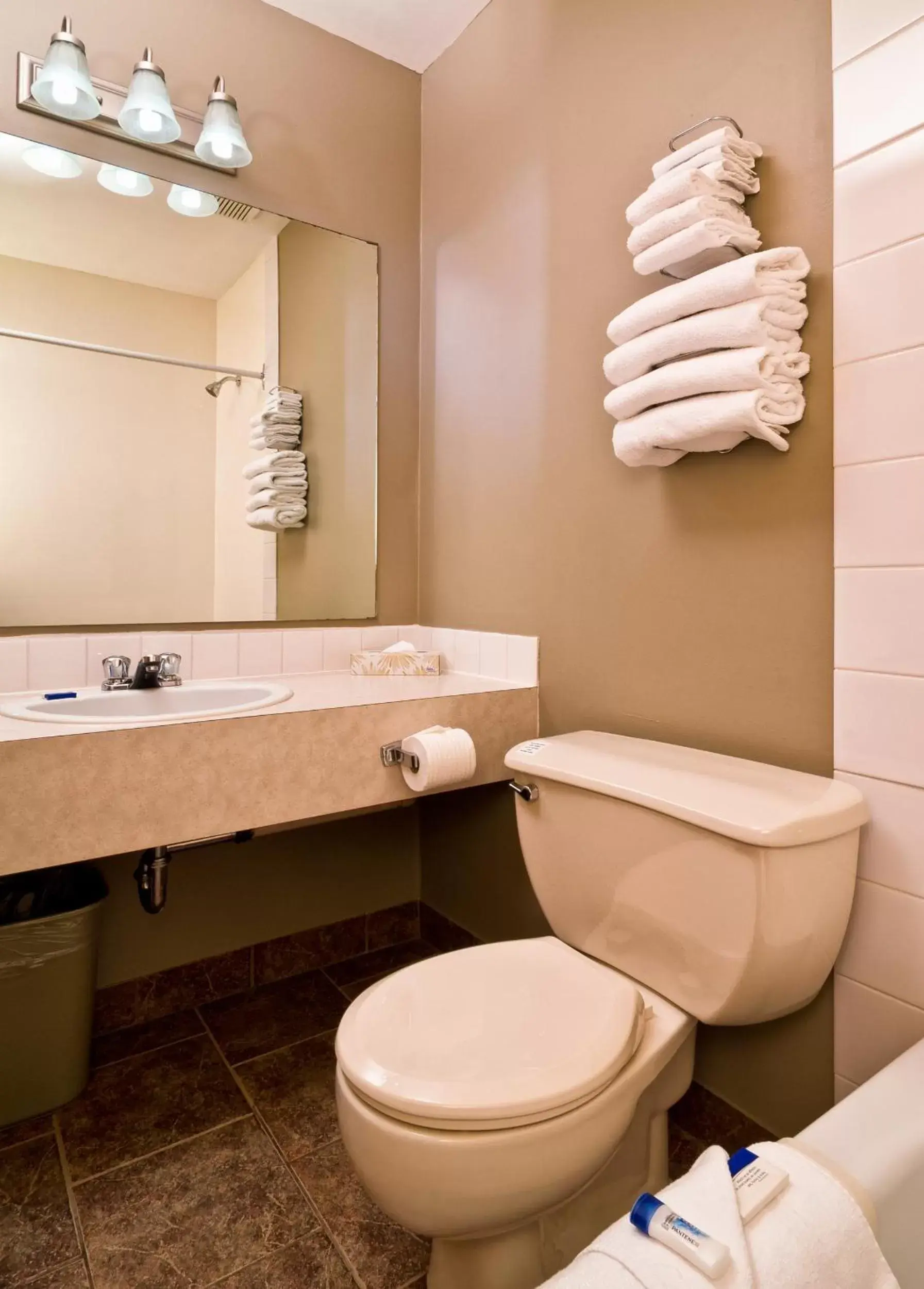 Bathroom in Siesta Suites