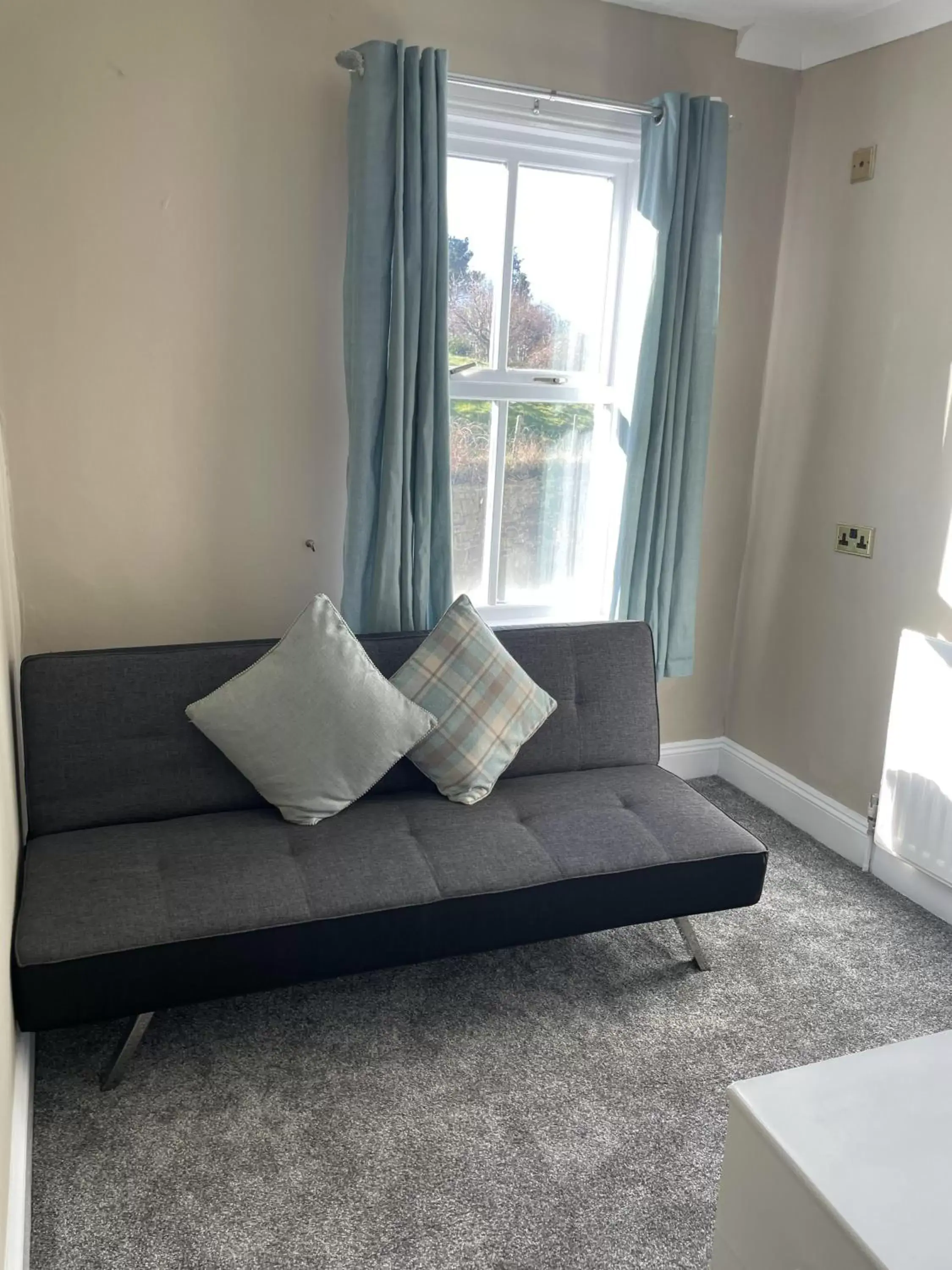 Bedroom, Seating Area in The Seven Stars