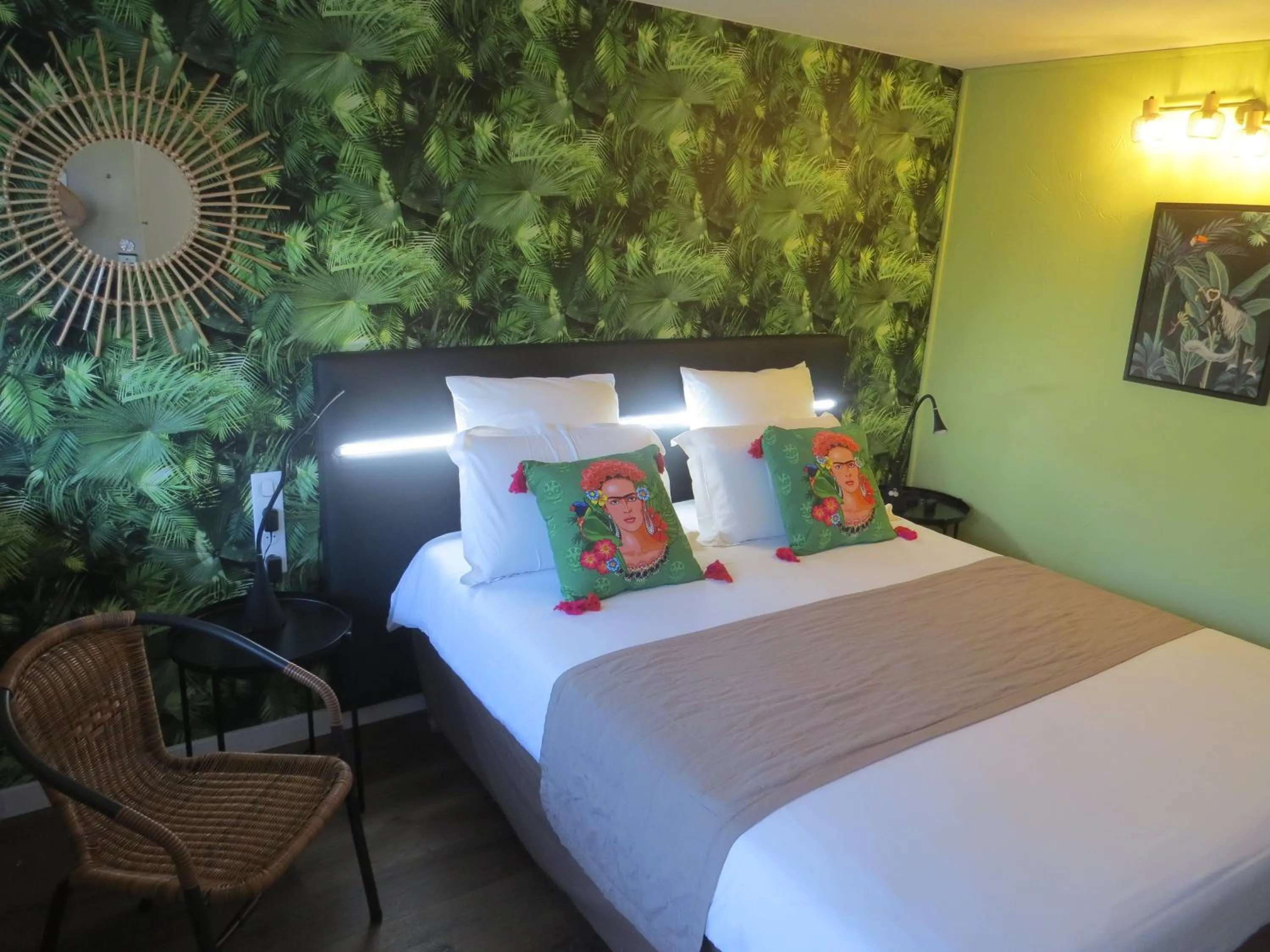 Bed in Hôtel Kyriad Cap Sud