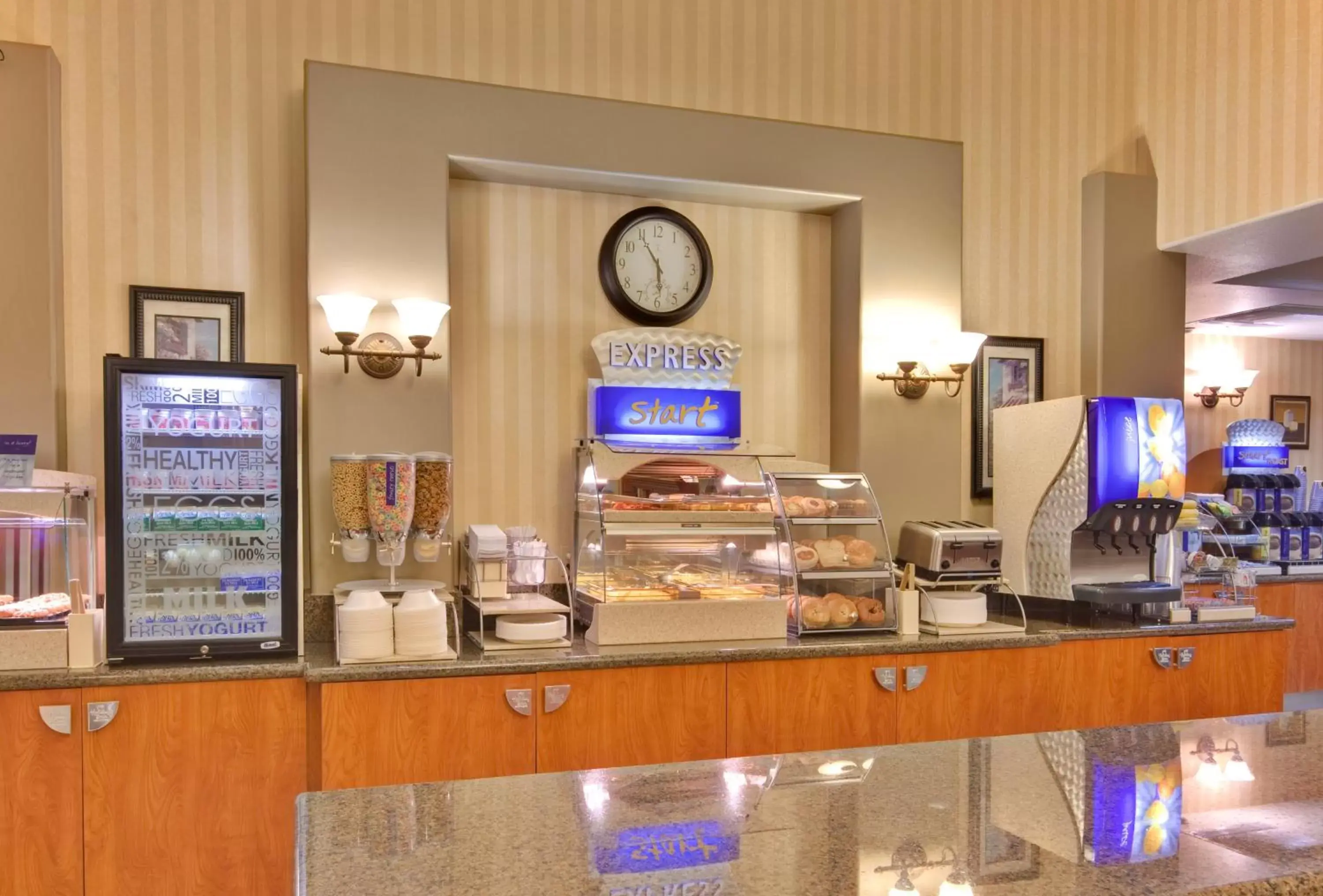 Breakfast in Holiday Inn Express Hotel & Suites Ontario Airport-Mills Mall, an IHG Hotel