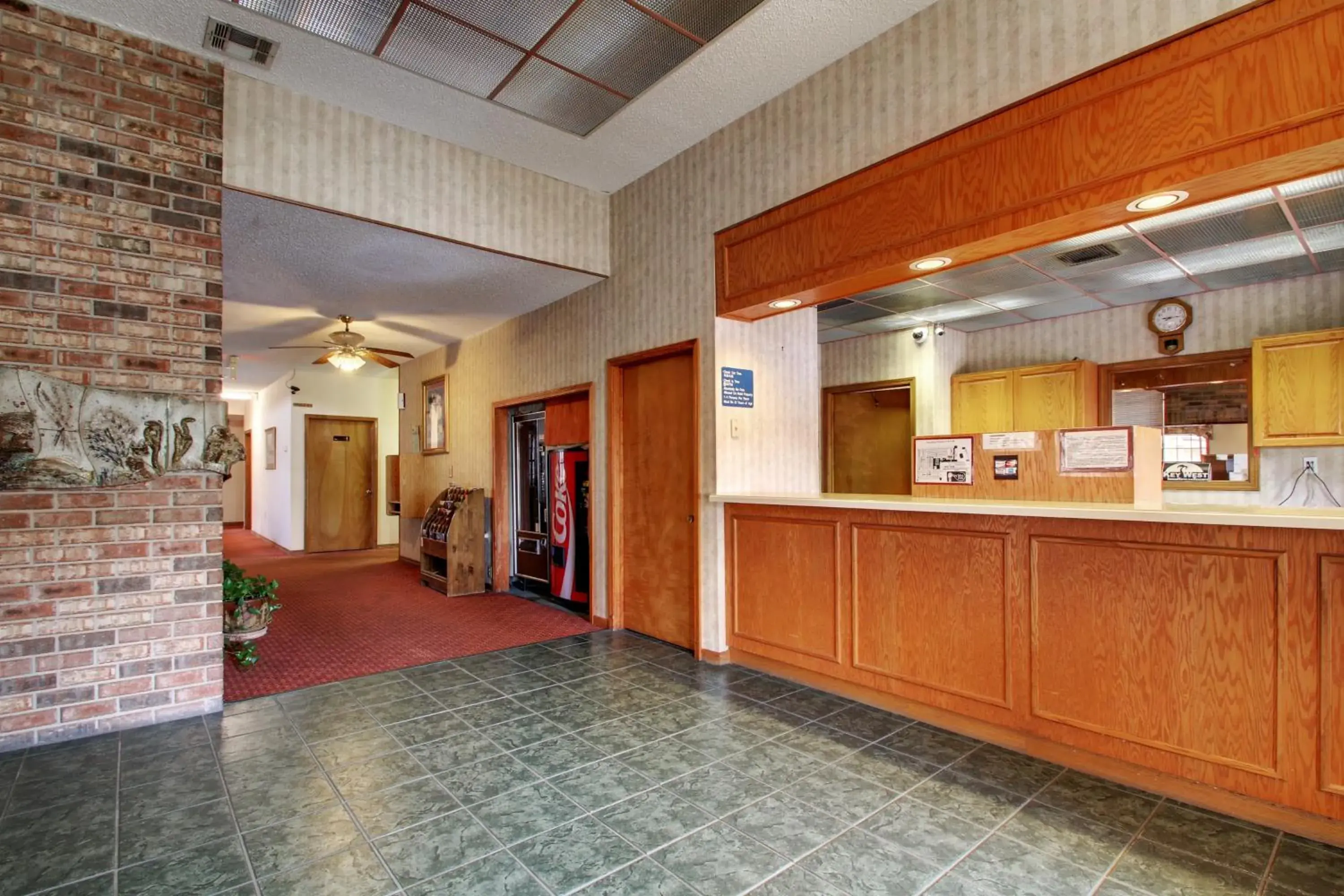 Lobby or reception in HOTEL DEL SOL - Pensacola Lobby or reception in HOTEL DEL SOL - Pensacola