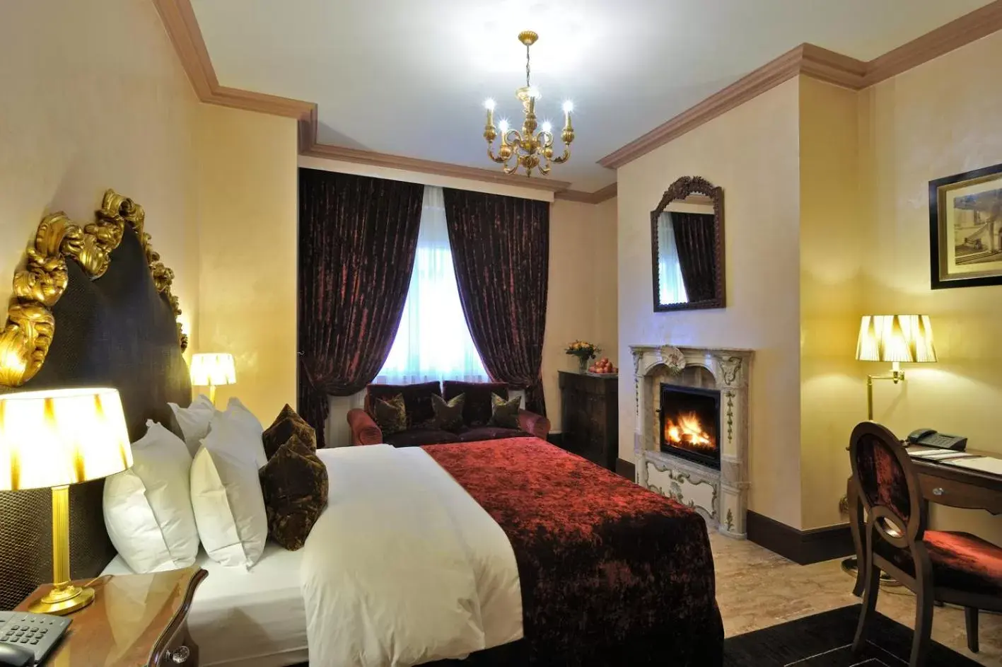 Photo of the whole room, Bed in Hôtel de la Cigogne Photo of the whole room, Bed in Hôtel de la Cigogne