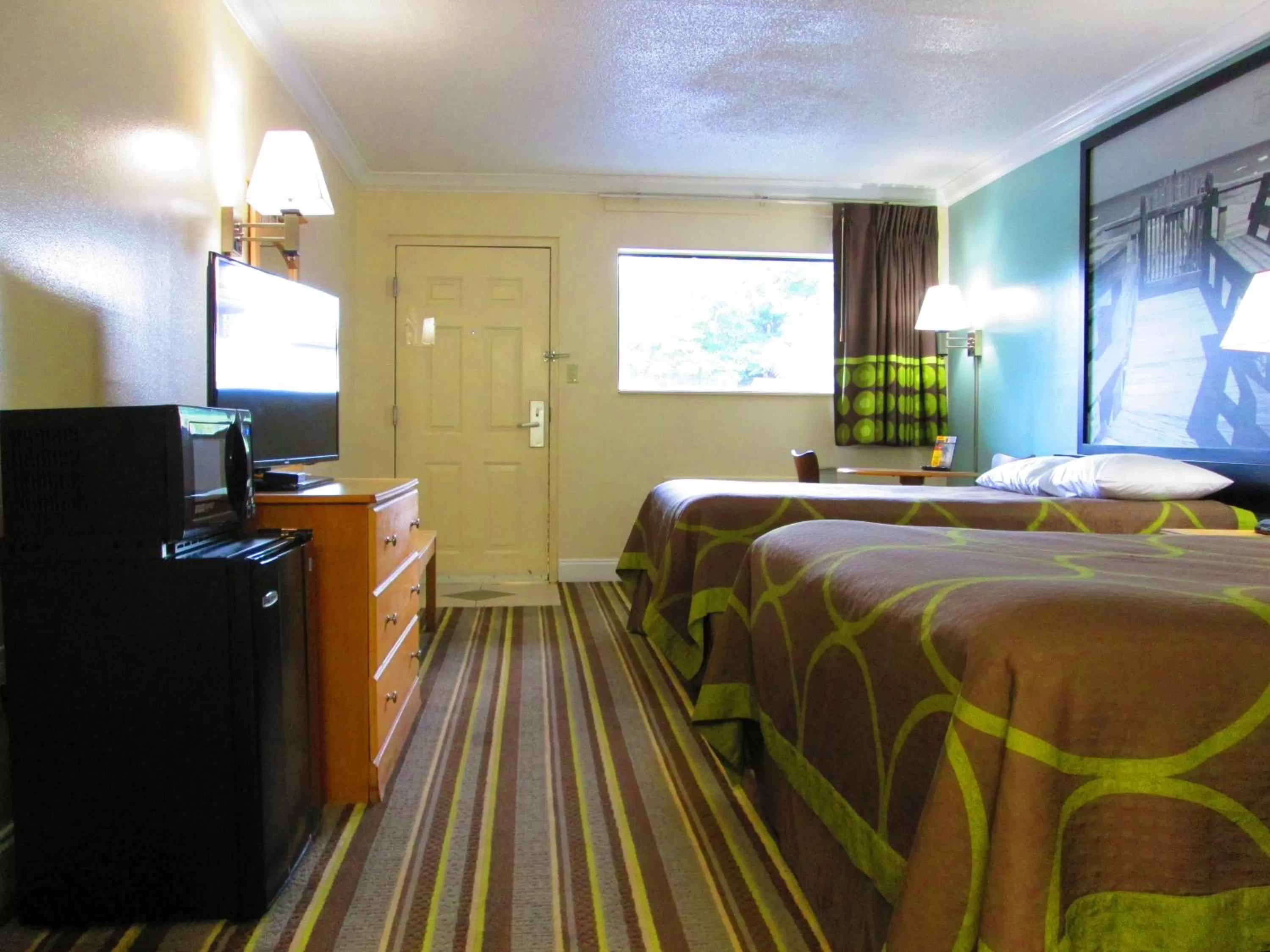 Bed in Super 8 by Wyndham Ft Walton Beach