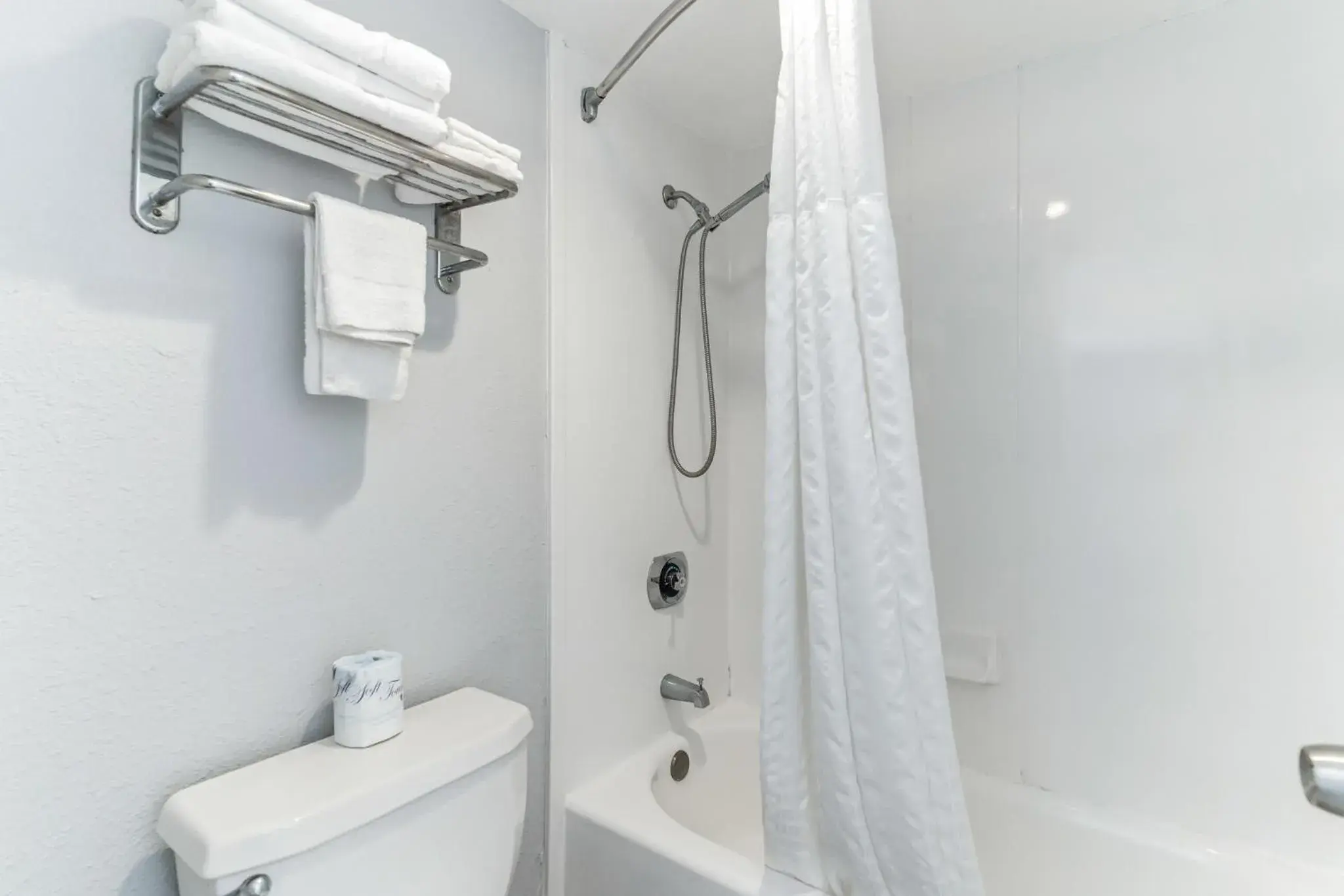 Shower, Bathroom in Vivo Living Kissimmee West