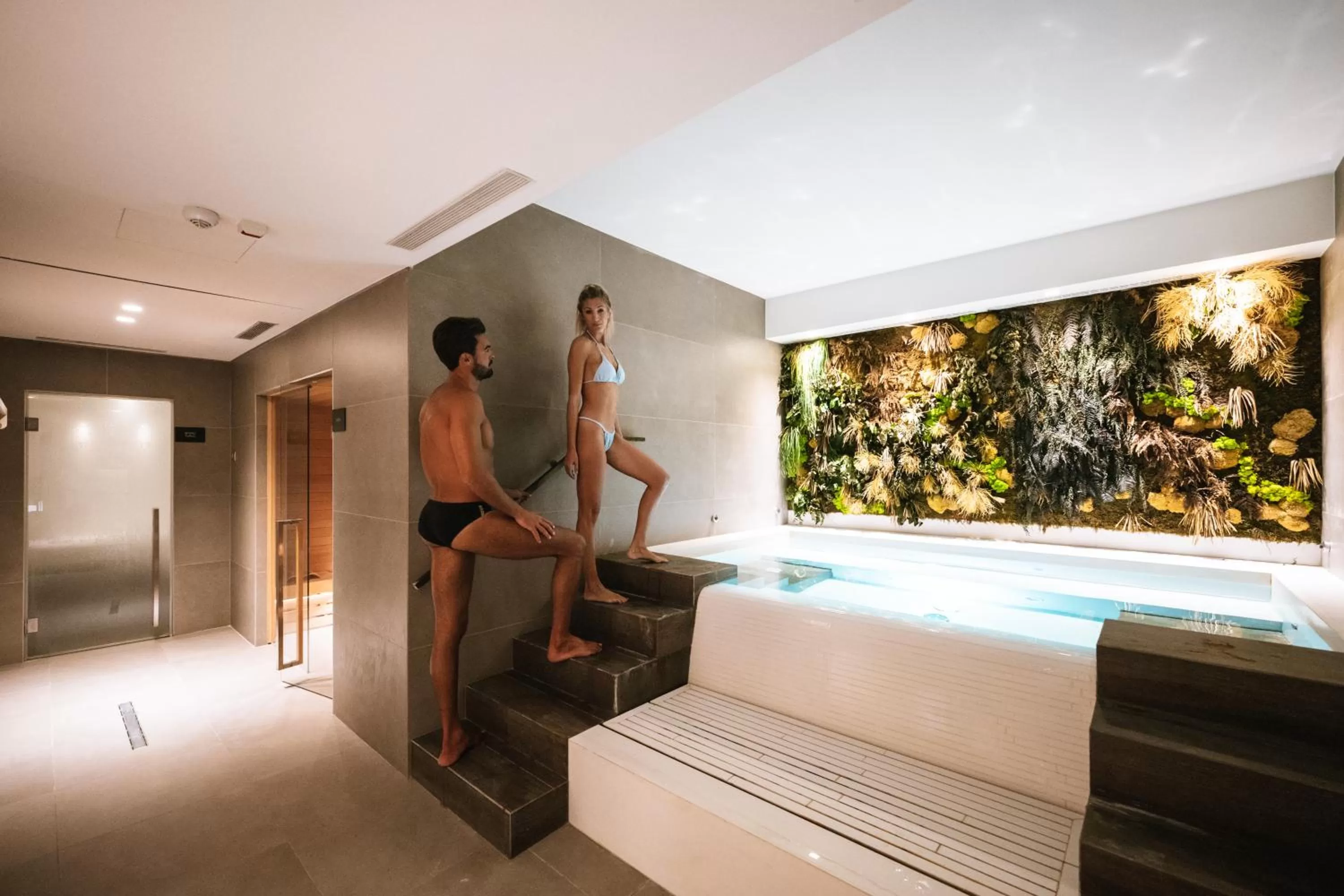 Hot Tub in Hotel De La Ville