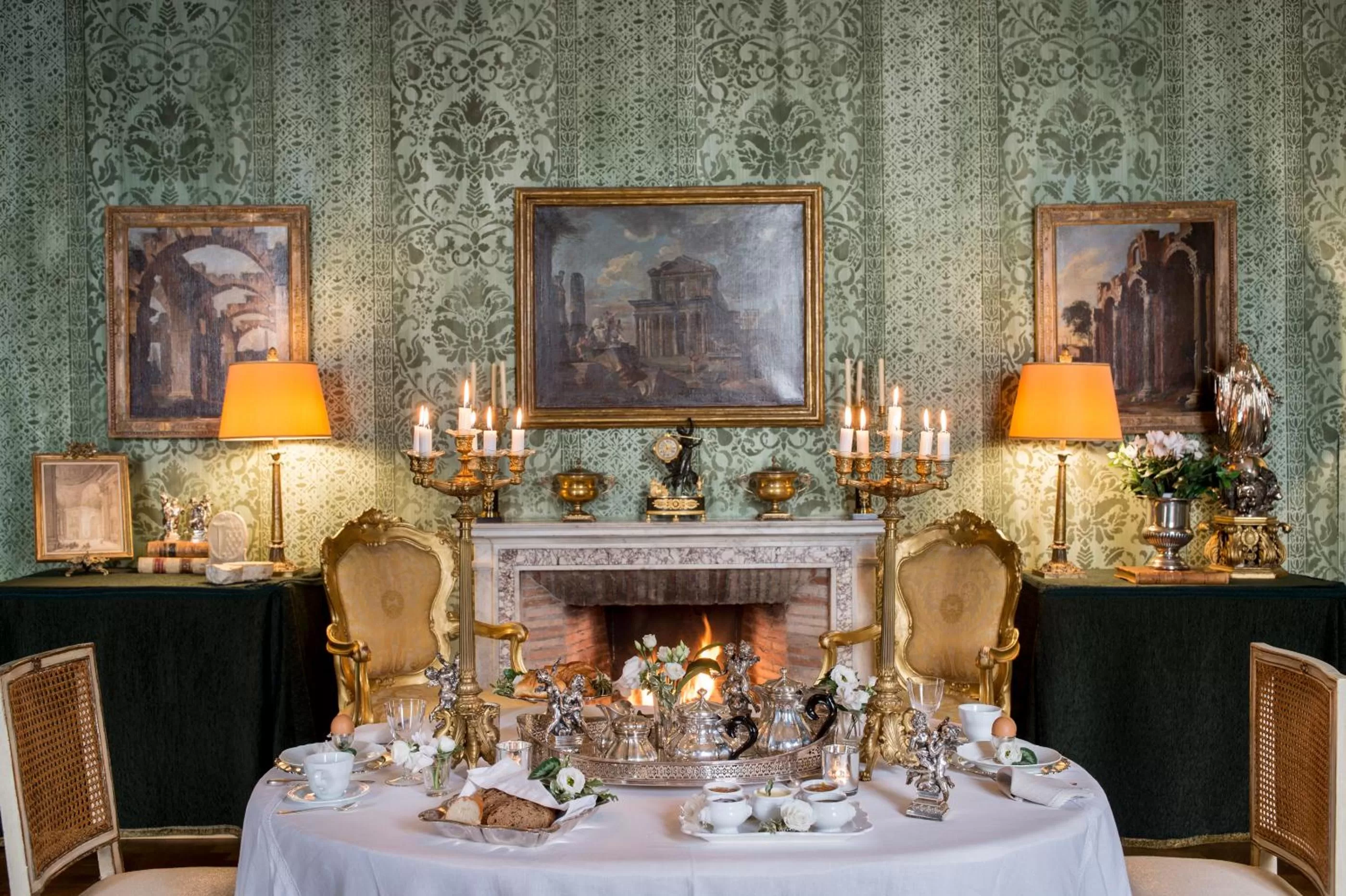 Dining area in Residenza Napoleone III
