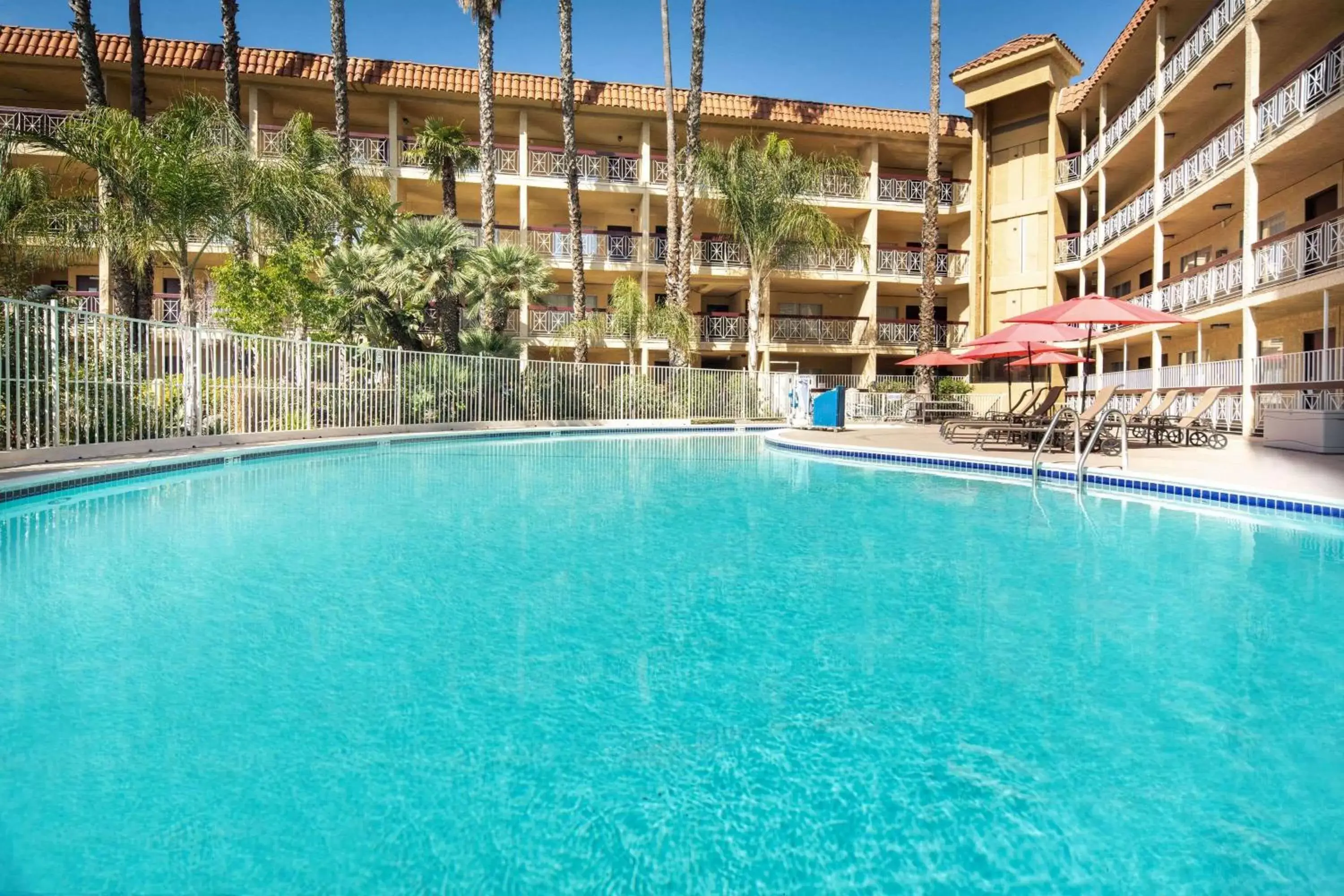 On site, Swimming Pool in Ramada by Wyndham Burbank Airport