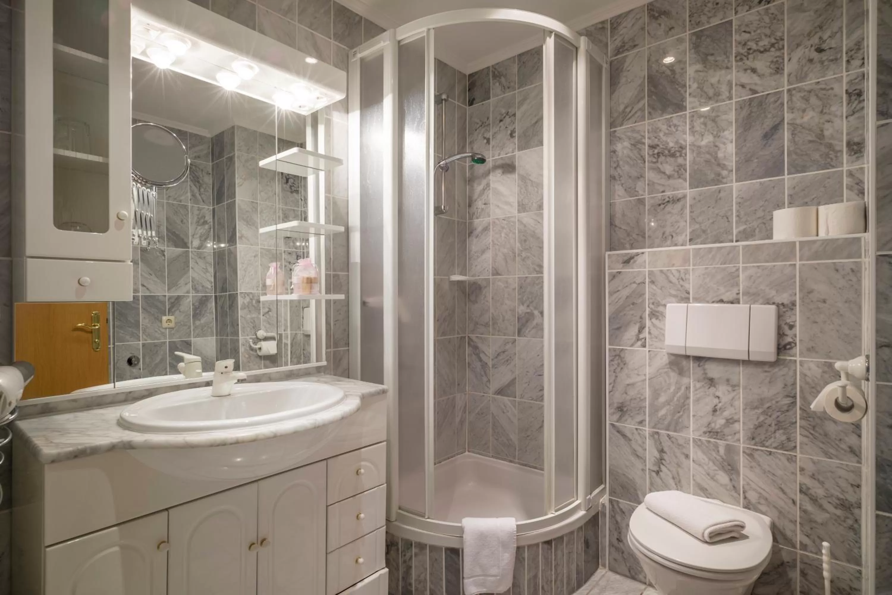 Shower in Apparthotel Tom Sojer