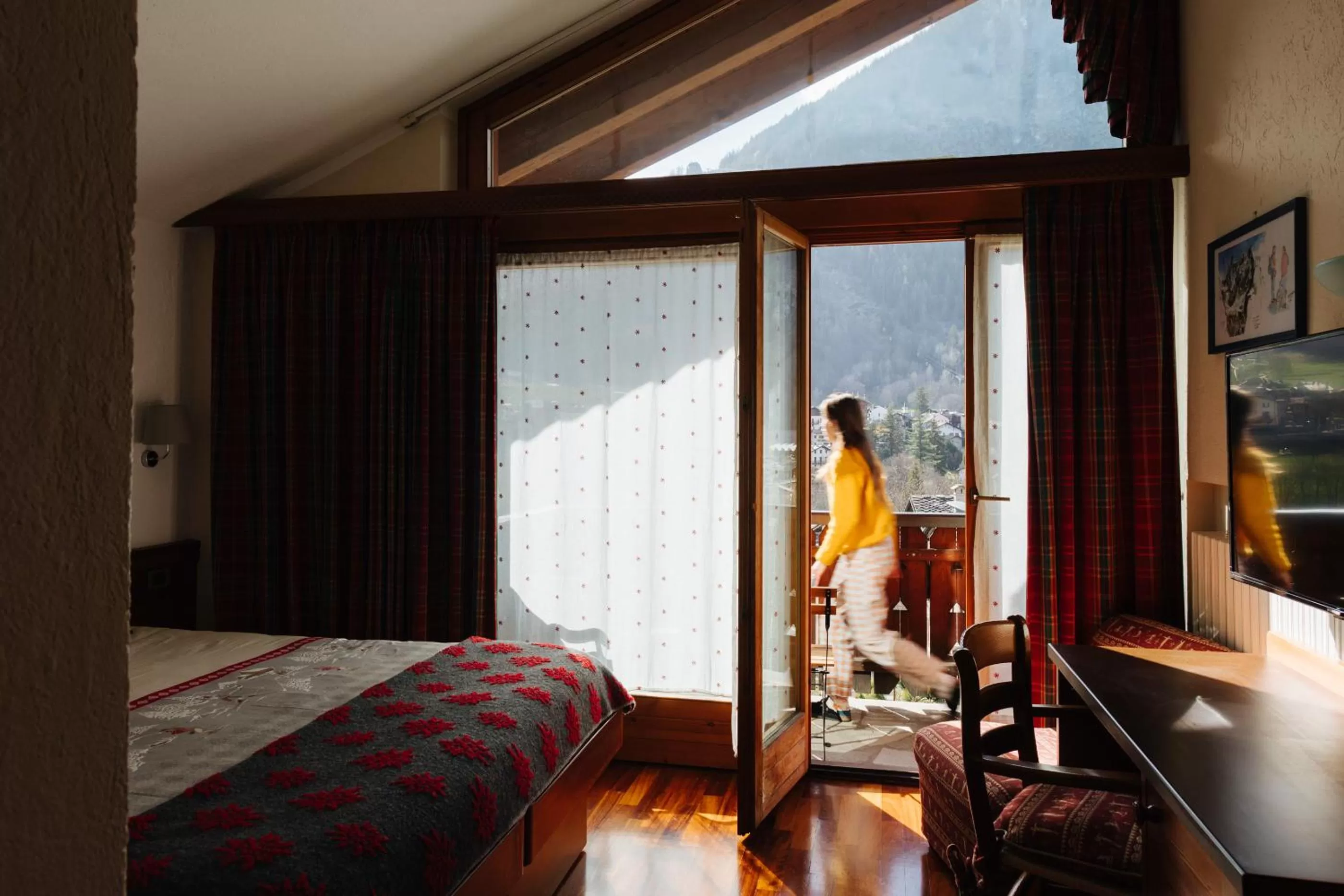 People, Bed in Hotel Walser Courmayeur