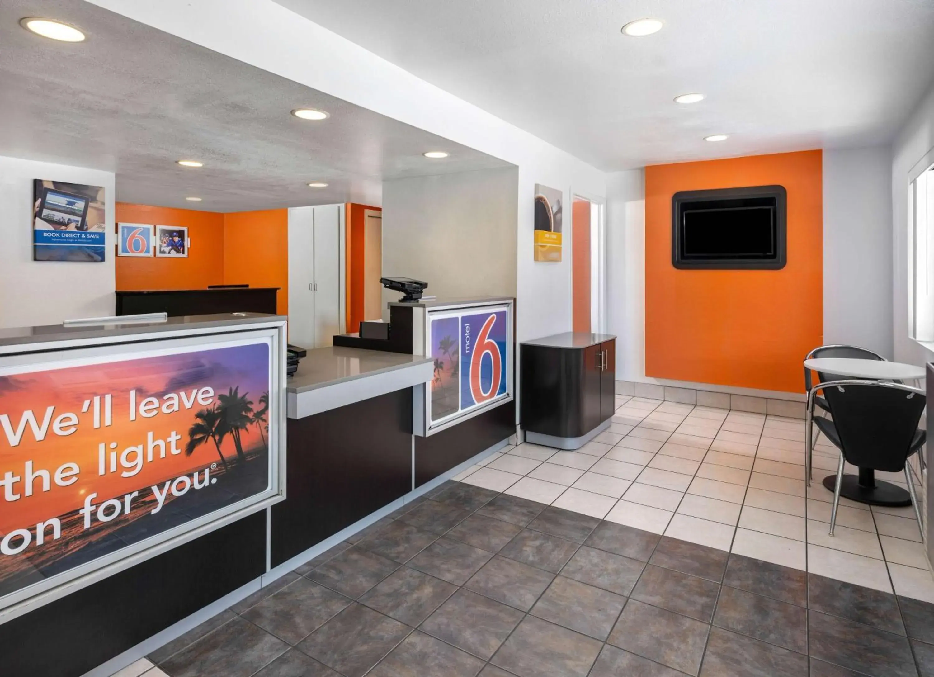 Lobby or reception, TV/Entertainment Center in Motel 6-Oceanside, CA