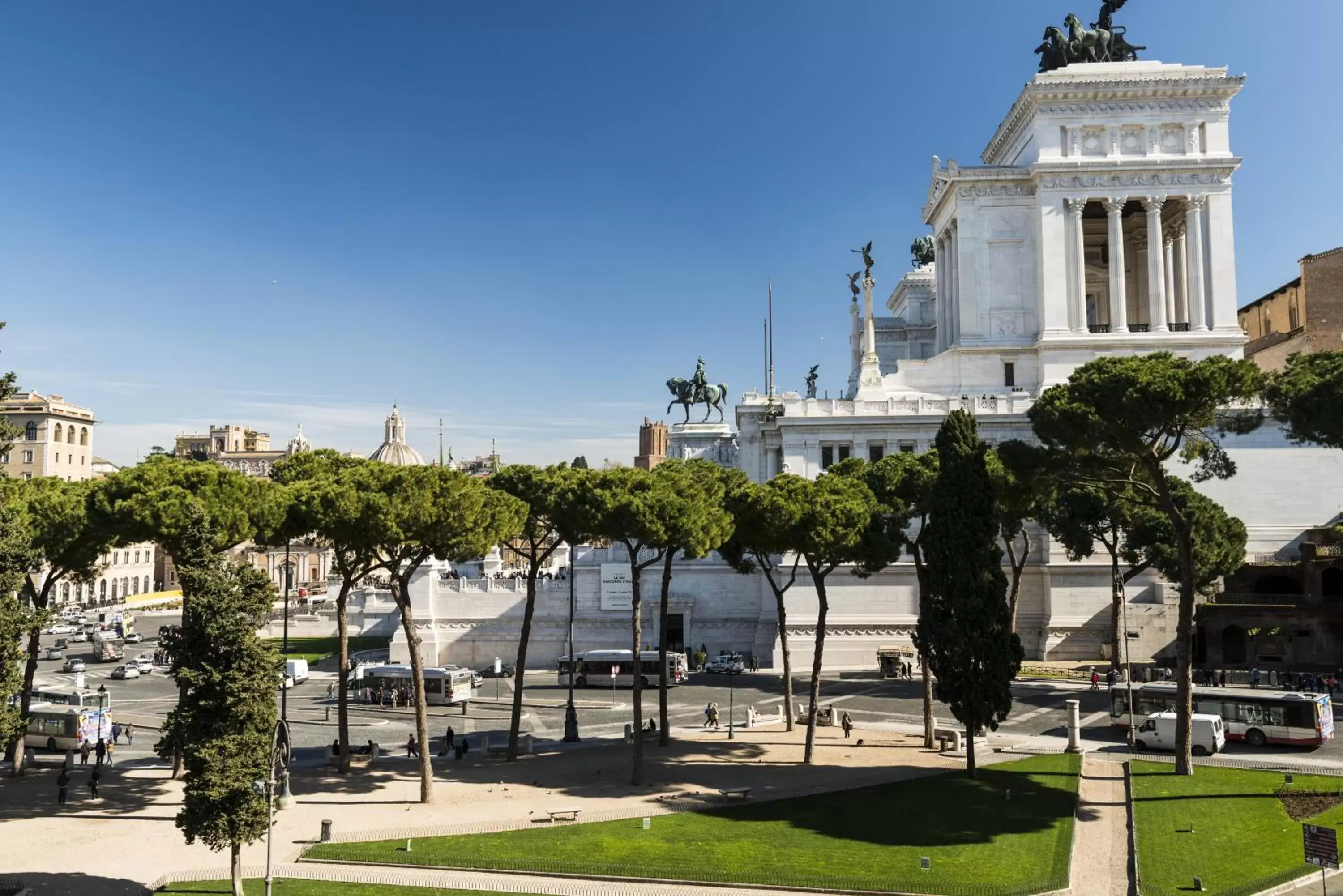 Landmark view in Rome Downtown Suite Bed and Breakfast Aracoeli