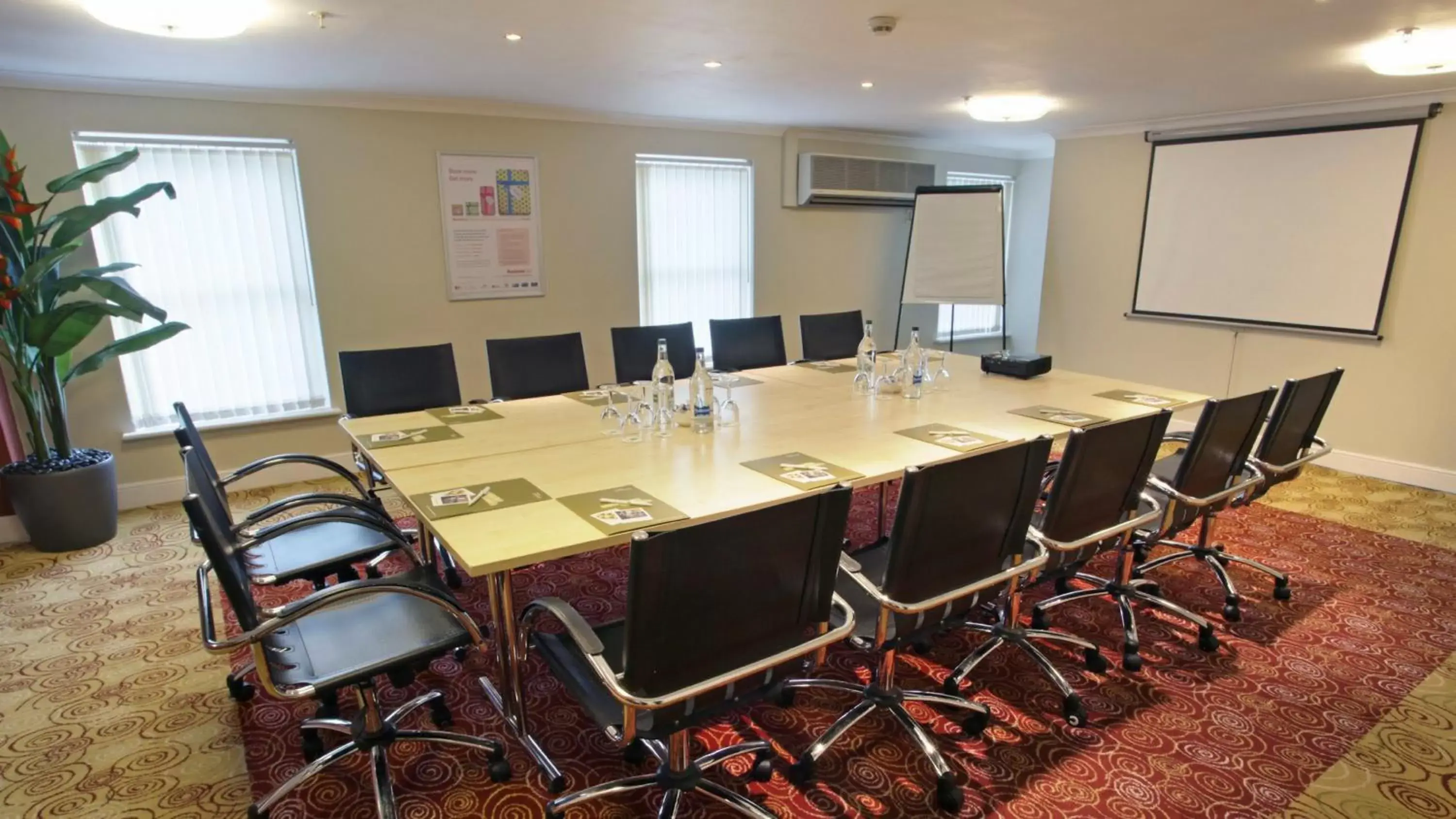 Meeting/conference room, Business Area/Conference Room in Holiday Inn Milton Keynes East M1 Junc 14, an IHG Hotel