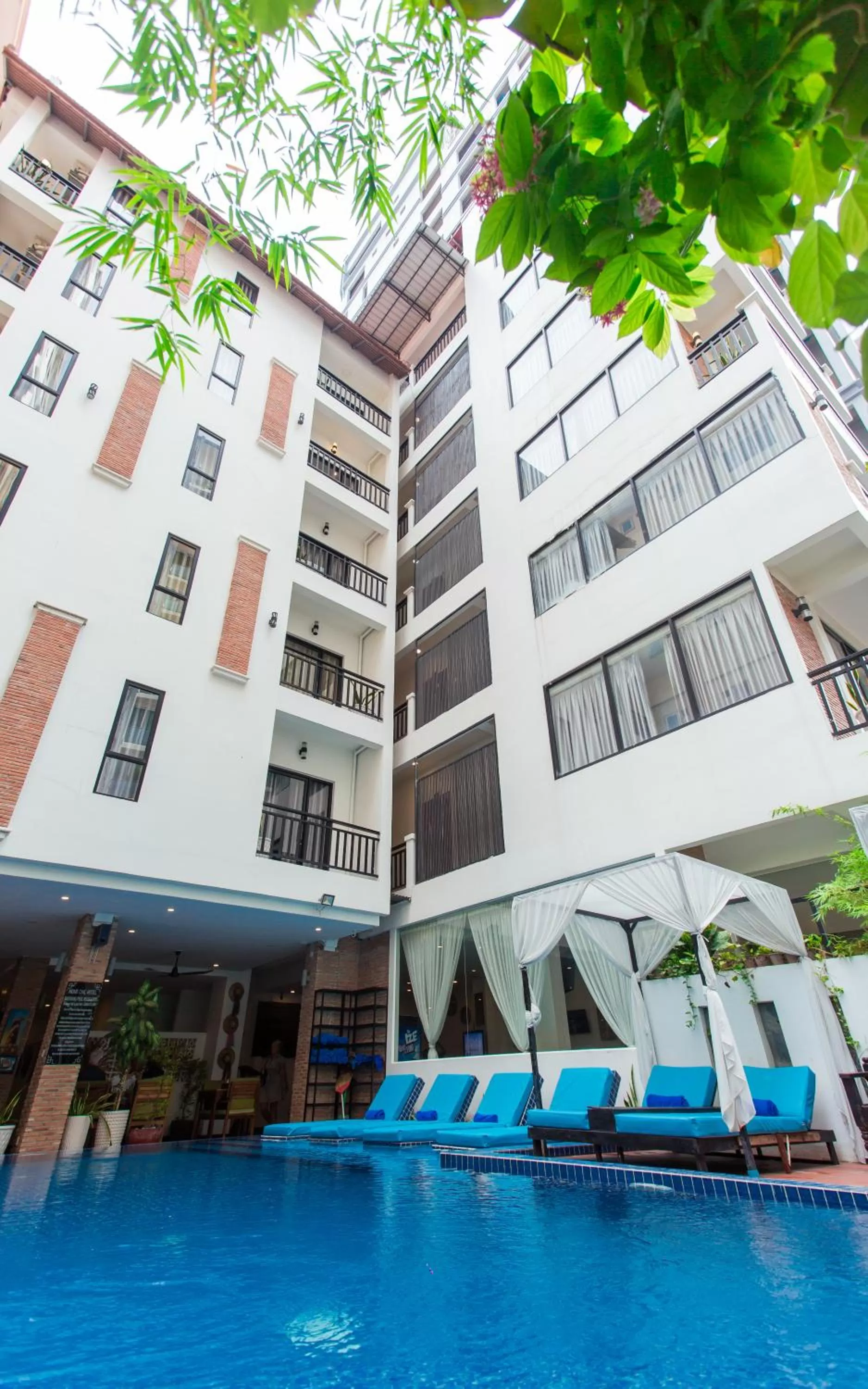 Property building in Home Chic Hotel