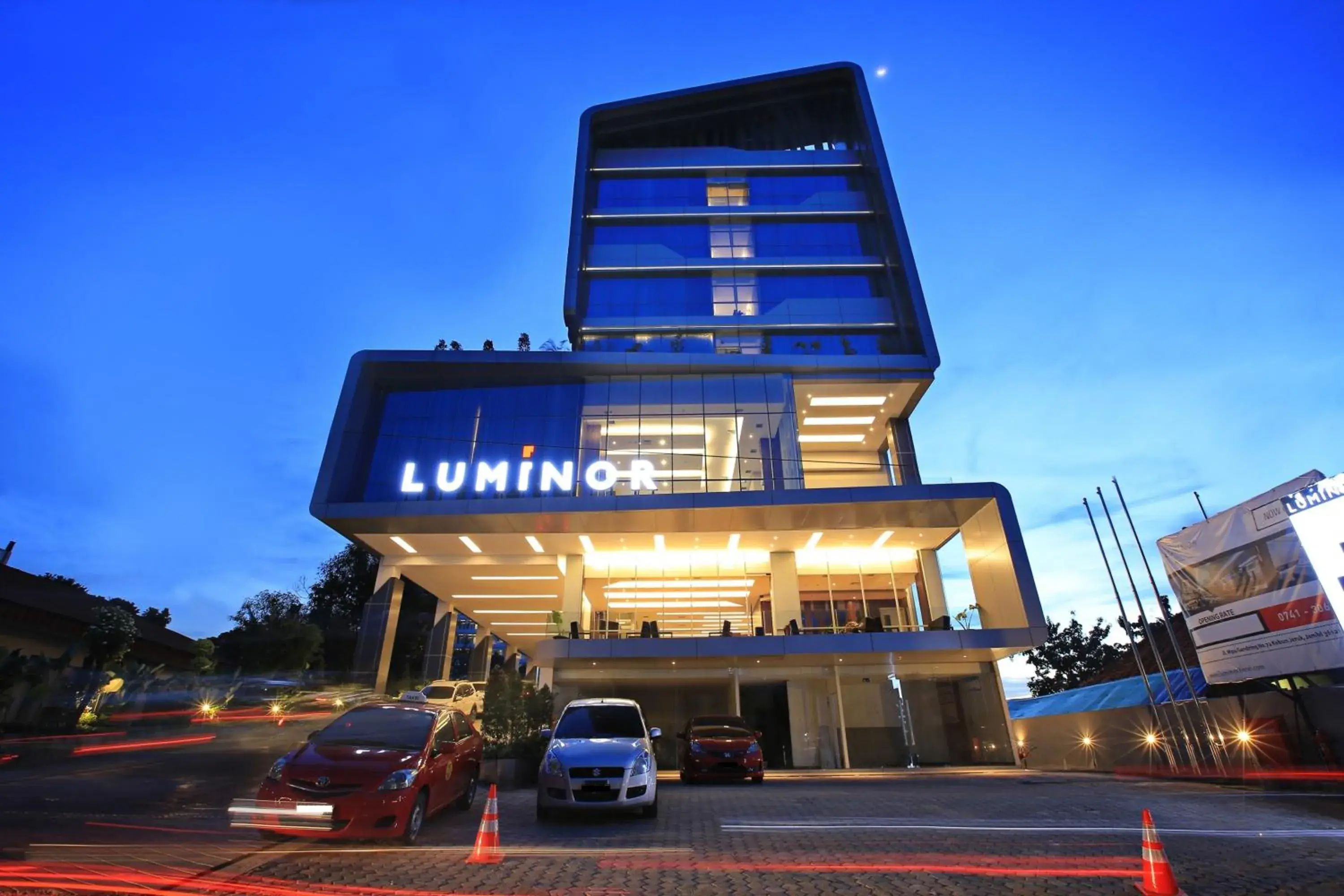 Facade/entrance in Luminor Hotel Jambi Kebun Jeruk By WH
