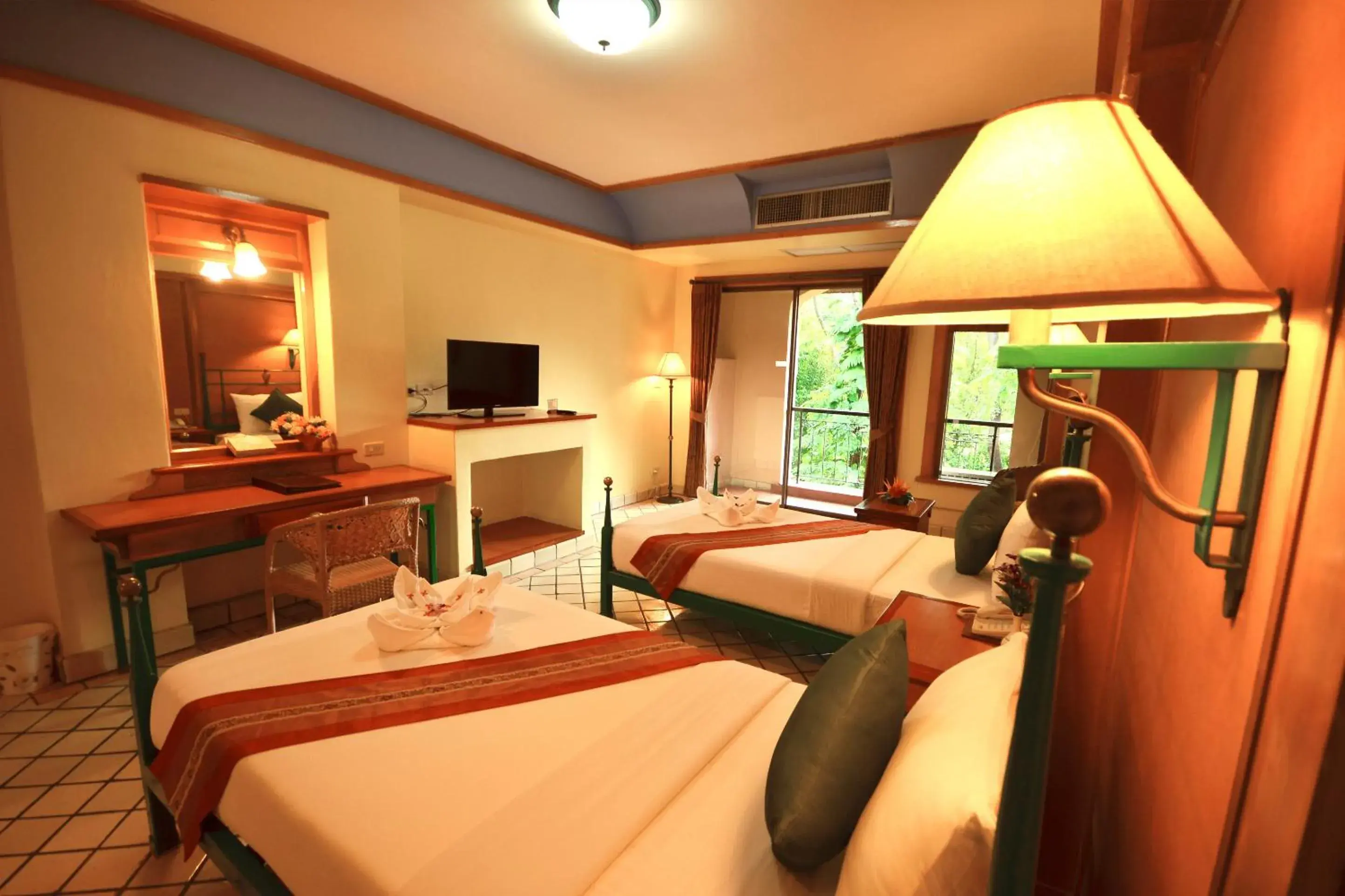 Bed in Pung-waan Resort & Spa