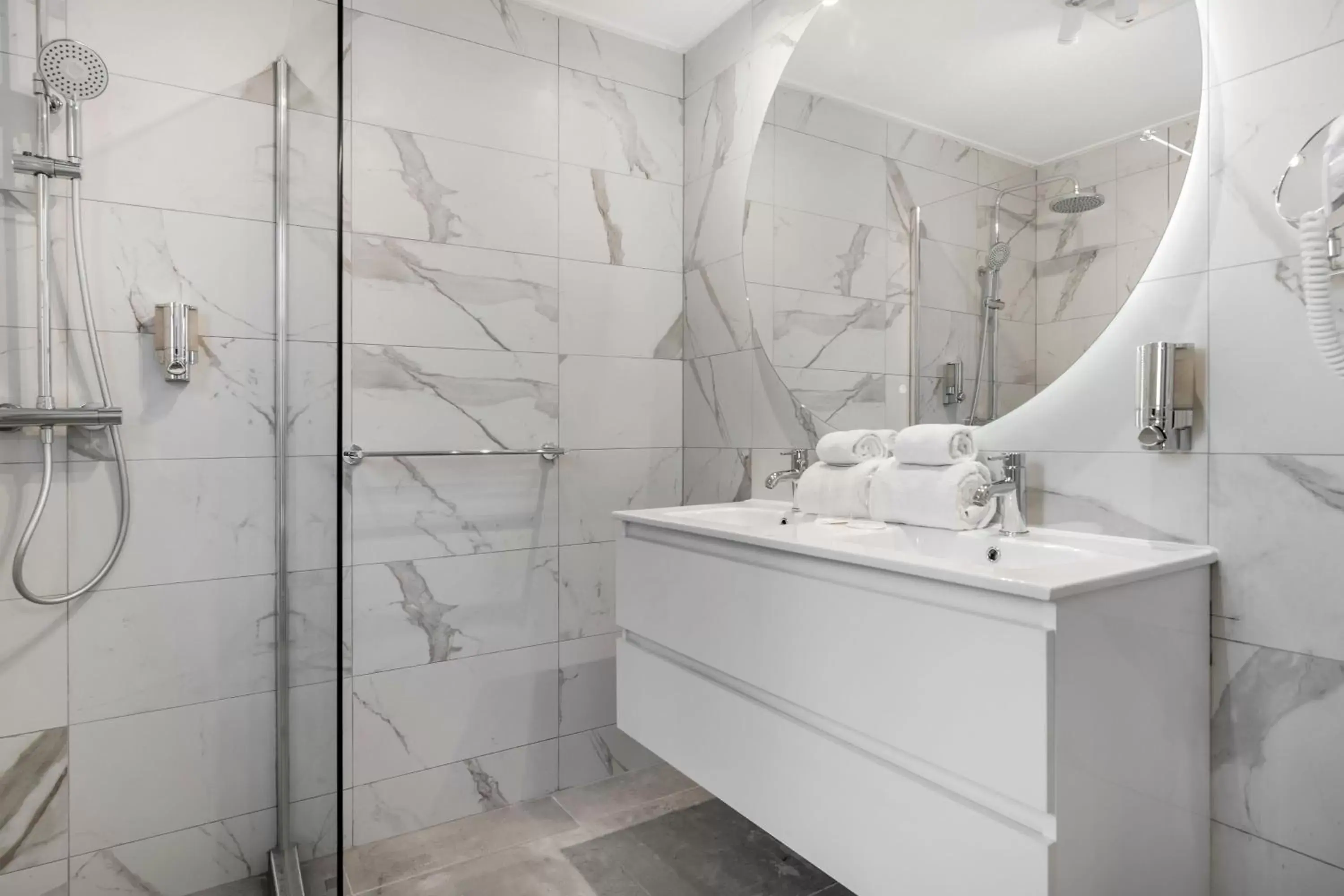 Bathroom in Livingstone Jan Thiel Resort