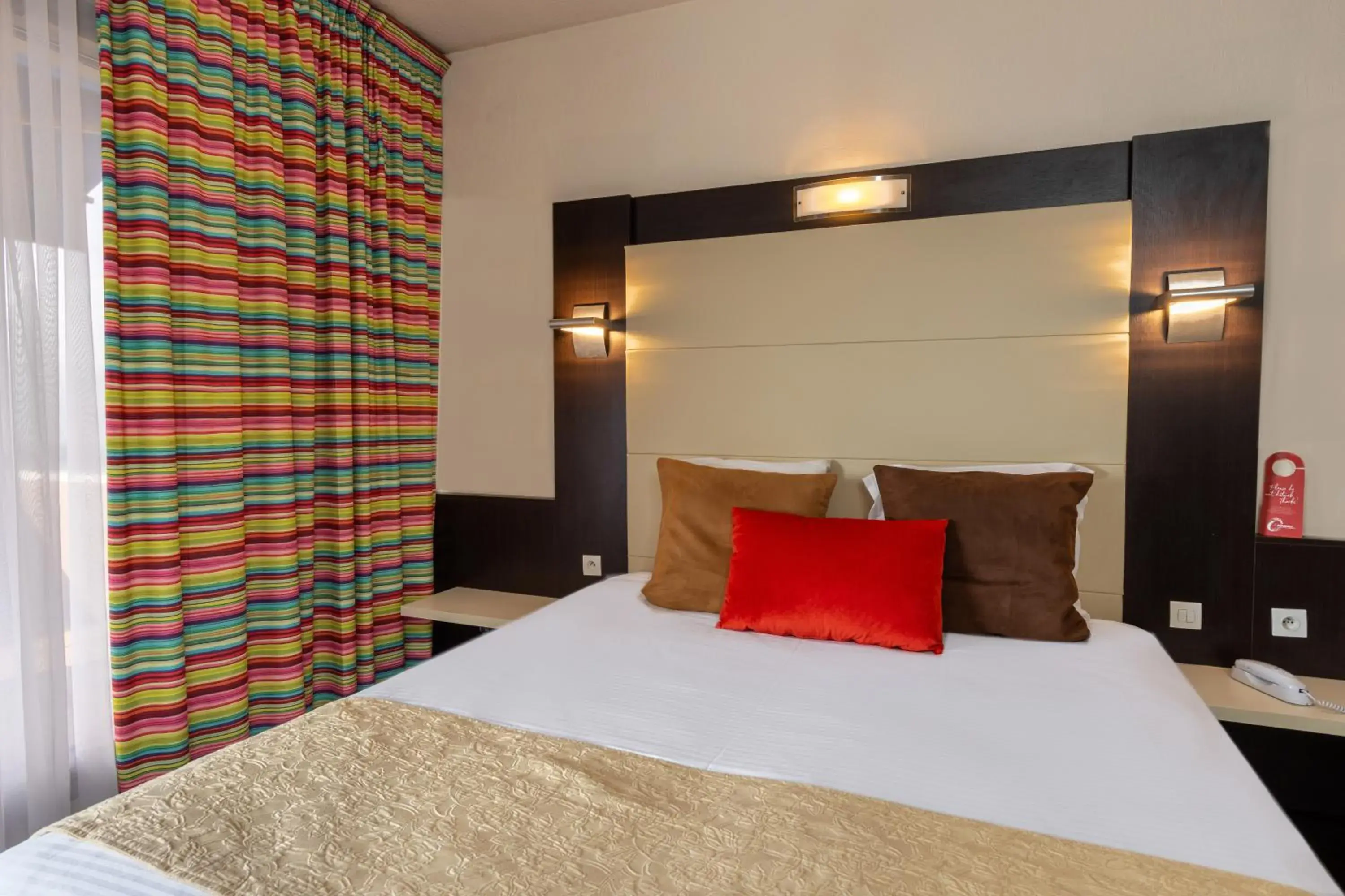 Photo of the whole room, Bed in The Originals City, Hôtel Galaxie, Nice Aéroport Photo of the whole room, Bed in The Originals City, Hôtel Galaxie, Nice Aéroport