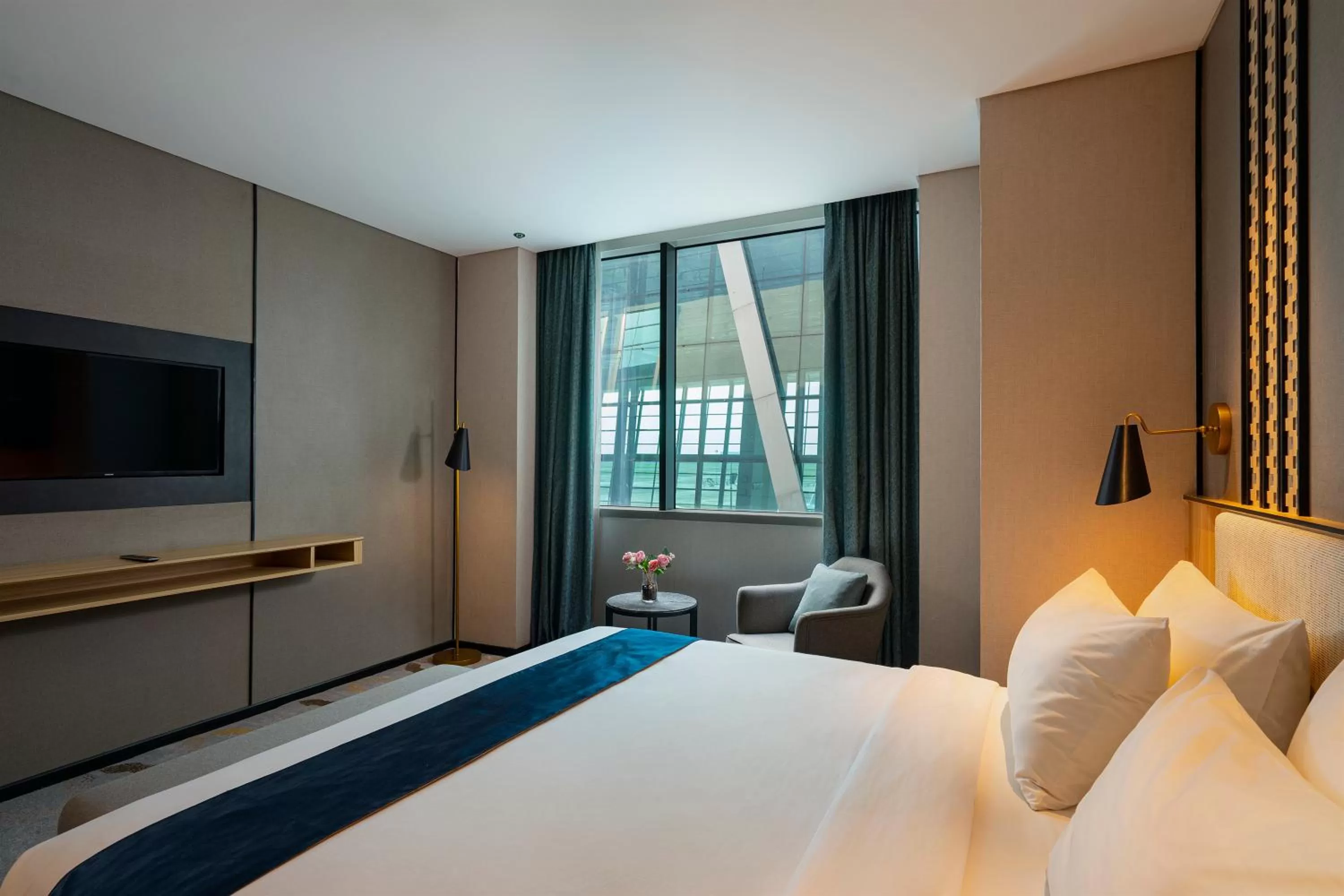 Bedroom, Bed in Anara Airport Hotel