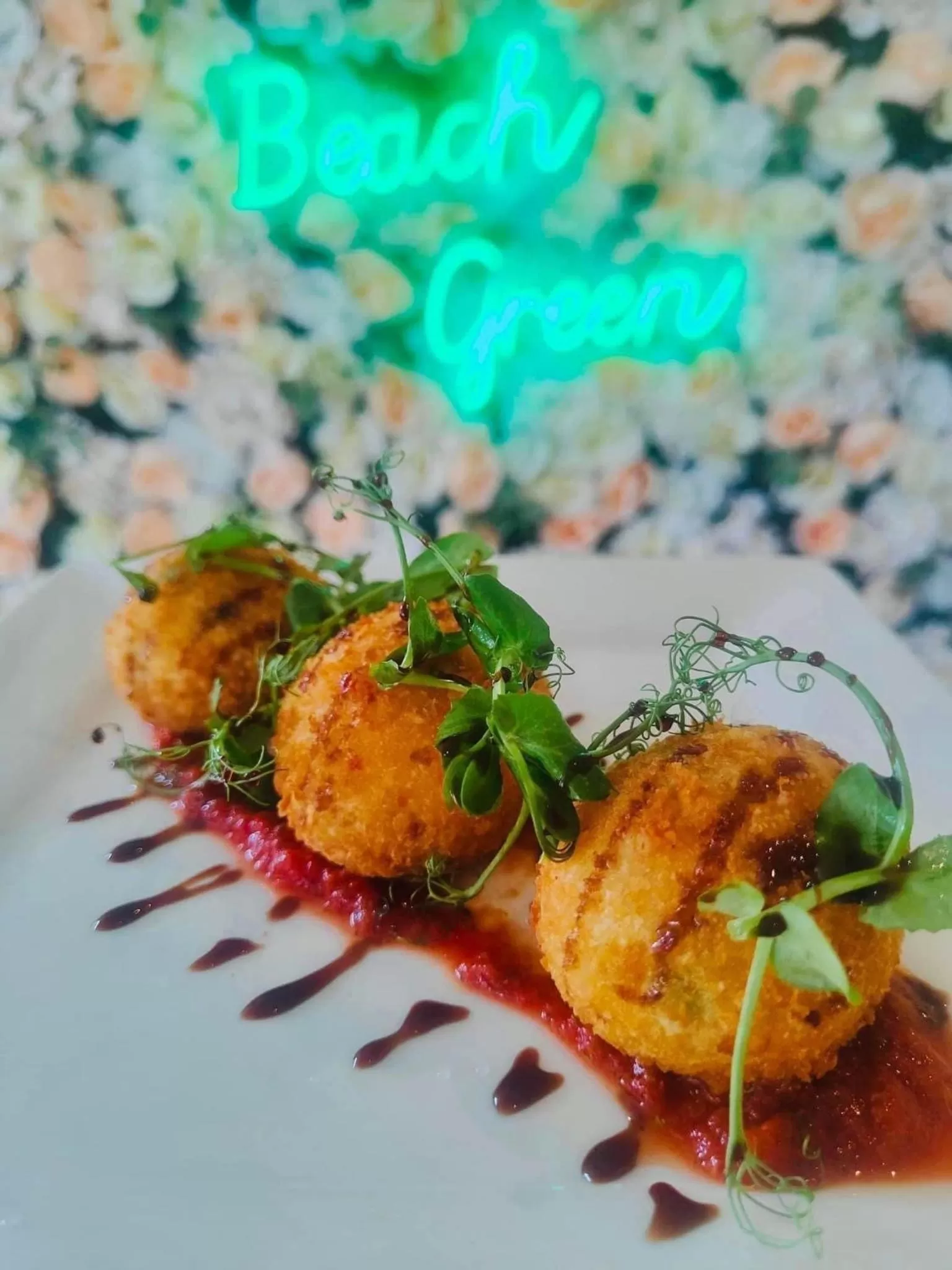 Food and drinks in Beach Green Hotel