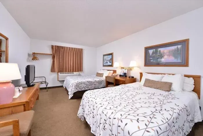 Double Room with Two Double Beds - Non-Smoking in America's Best Value Inn & Suites International Falls Double Room with Two Double Beds - Non-Smoking in America's Best Value Inn & Suites International Falls