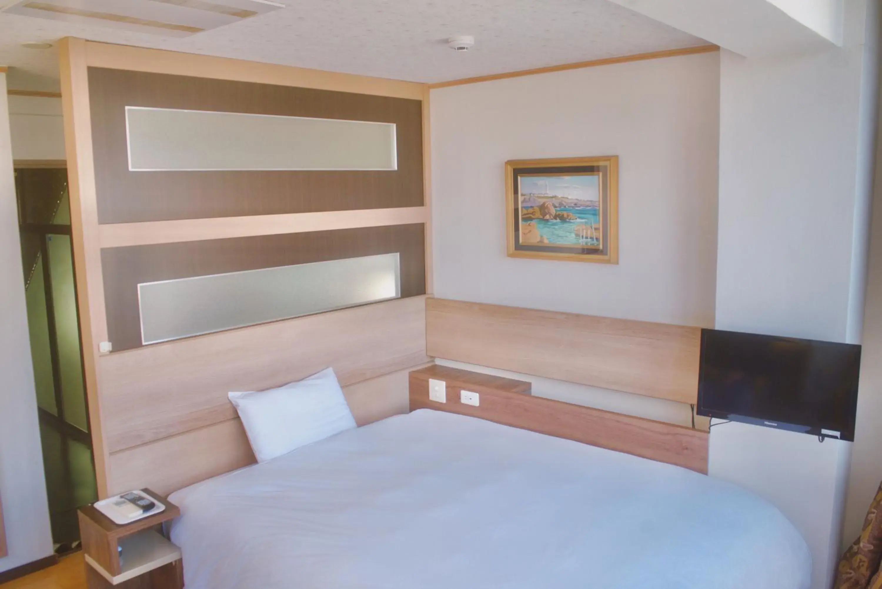 Bed in Izu no Umi Hotel                                                                          