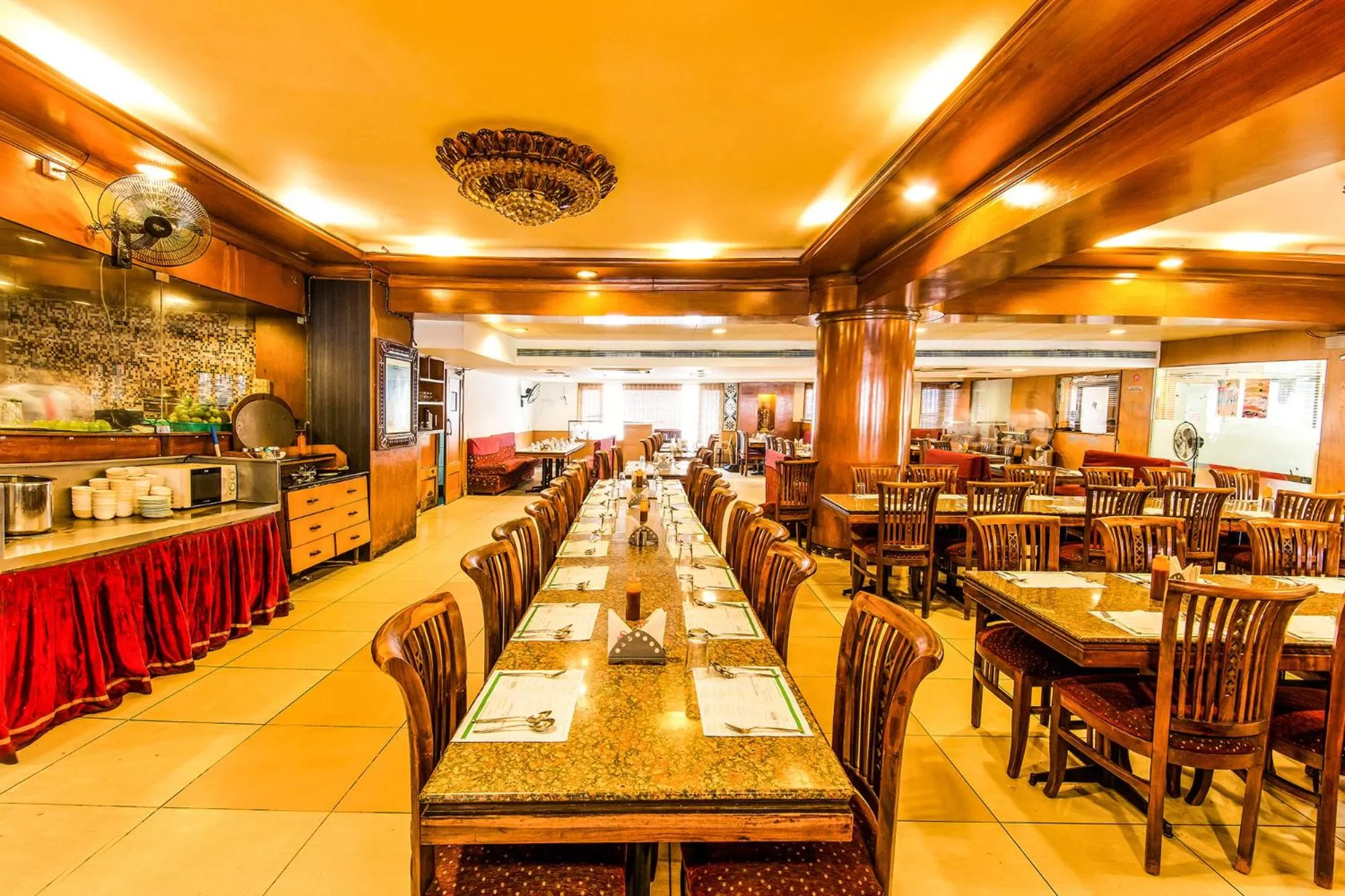 Restaurant/places to eat in Fabhotel Blossoms Service Apartment - T Nagar