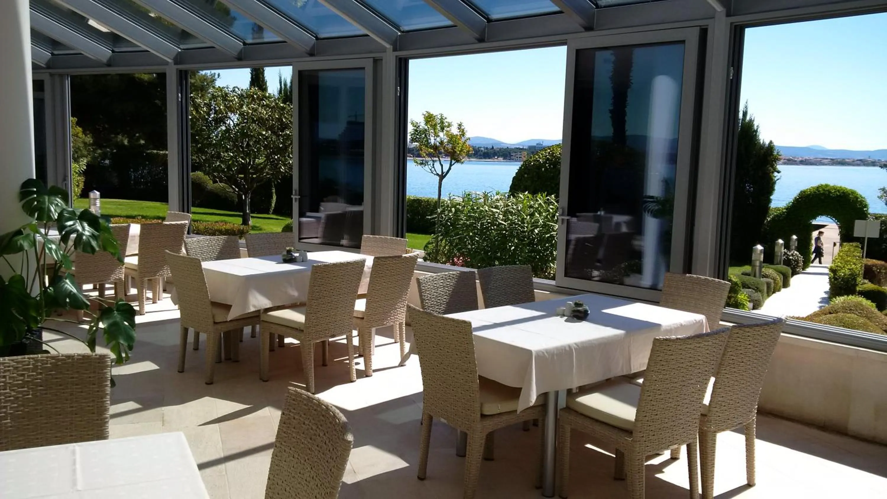 Restaurant/places to eat in Hotel Villa Radin