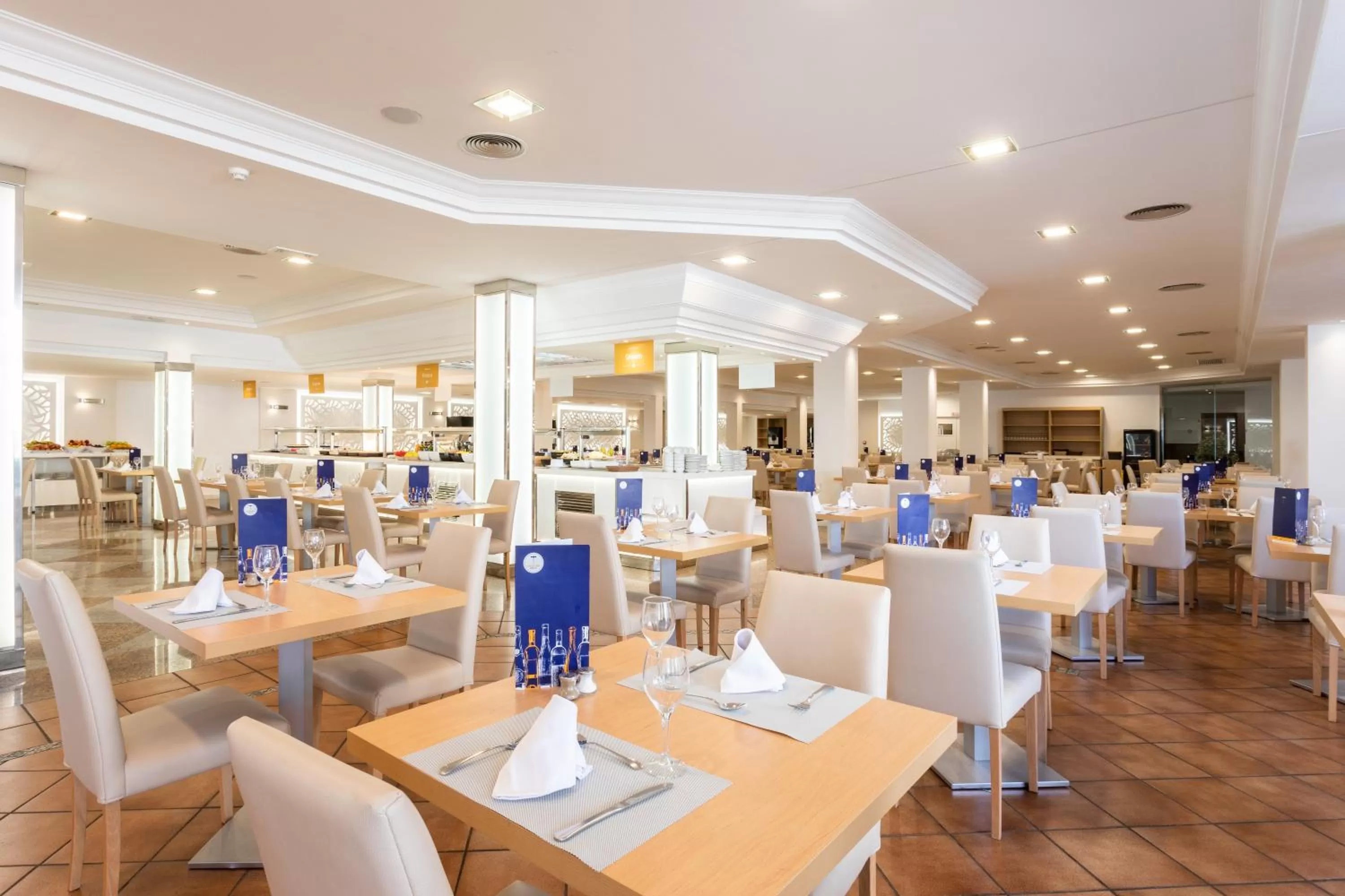 Restaurant/places to eat in Globales Tamaimo Tropical