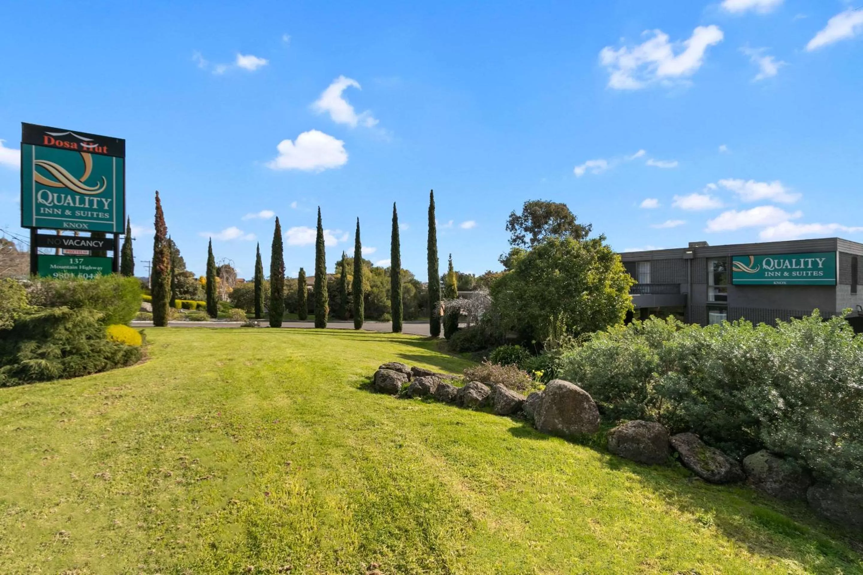 Property building in Knox International Hotel and Apartments