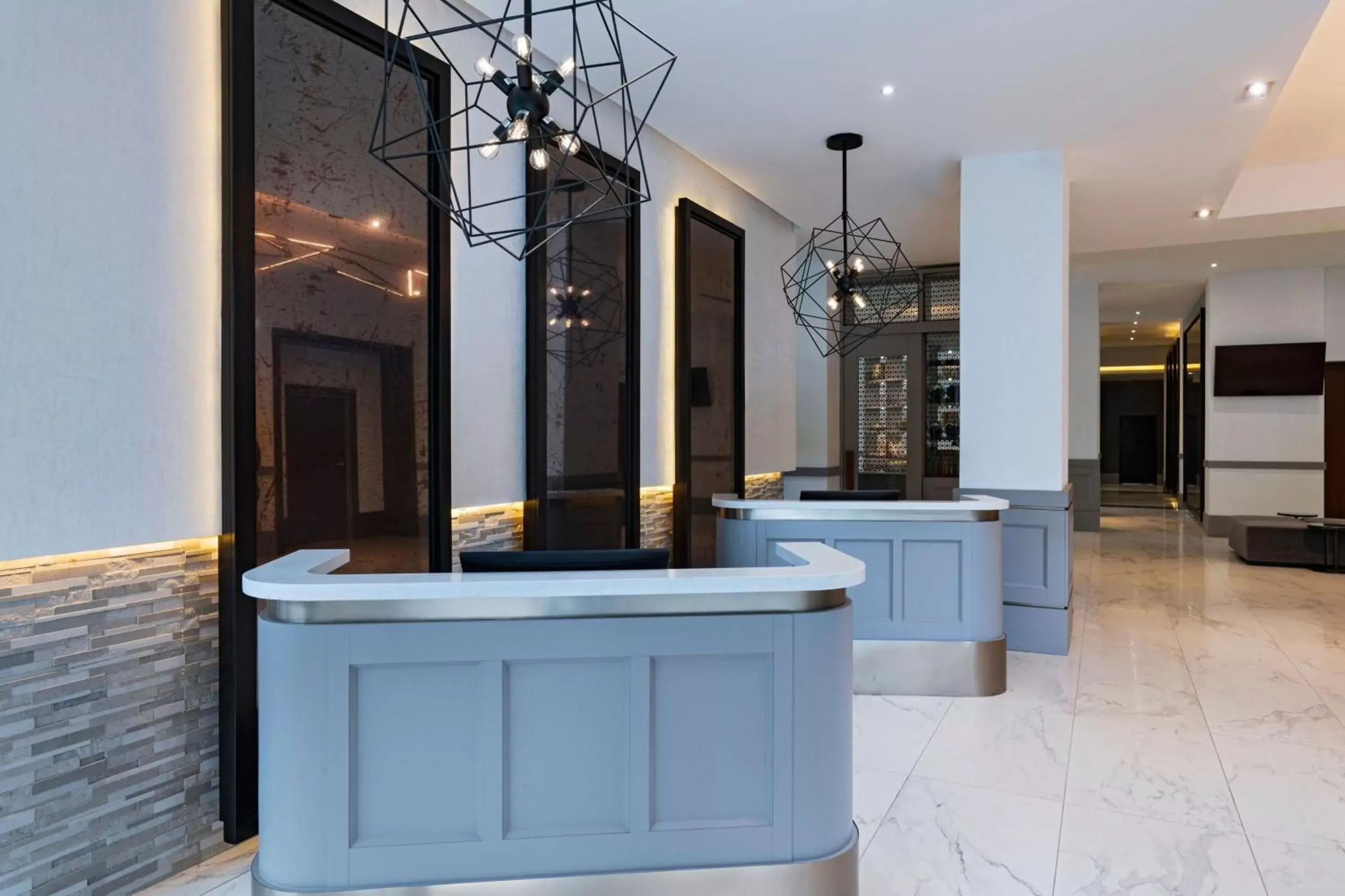 Lobby or reception, Bathroom in The BRIX Autograph Collection