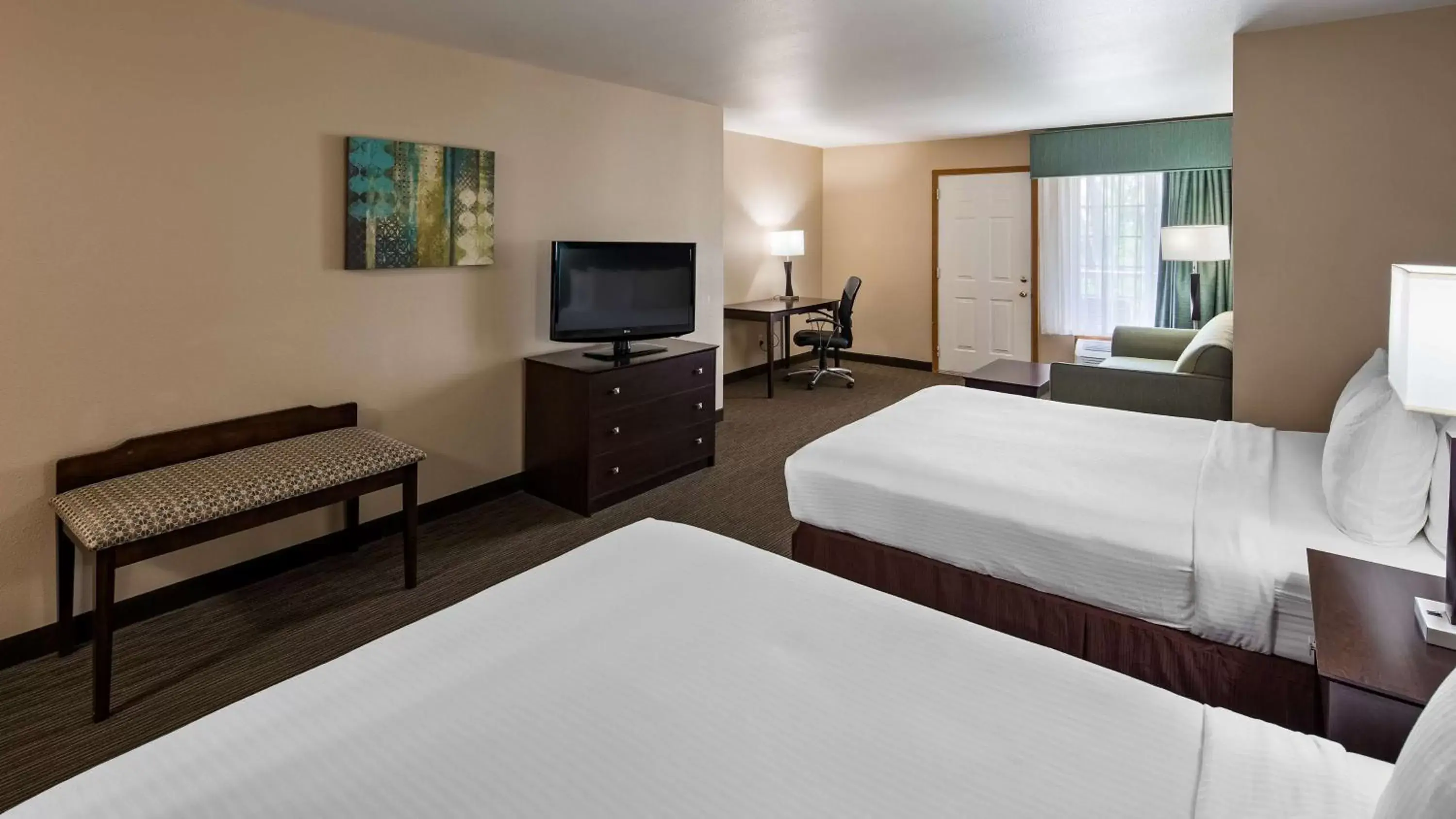 Photo of the whole room, Bed in Best Western Galena Inn & Suites