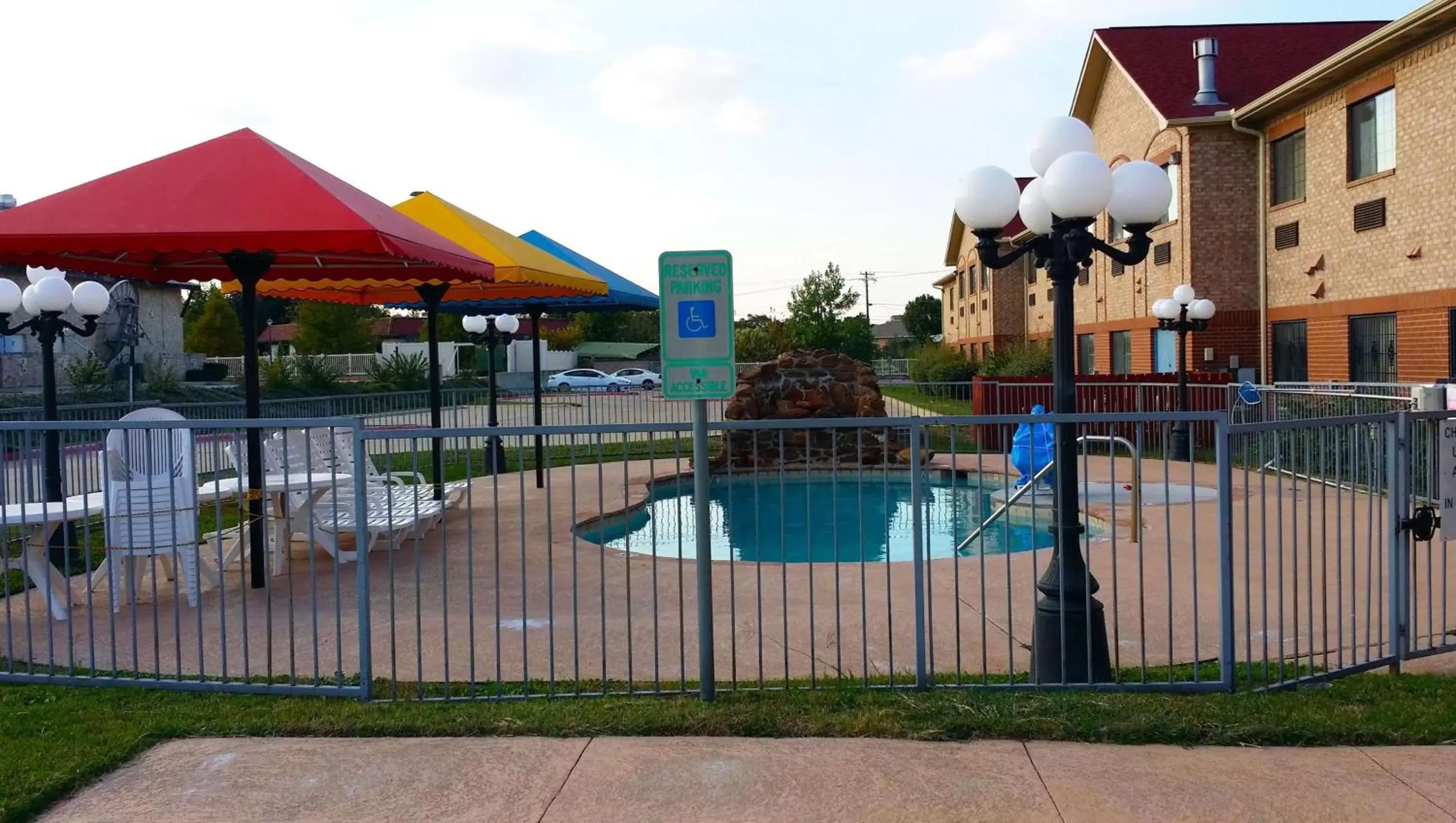 Swimming Pool in Magnuson Hotel Cedar Hill