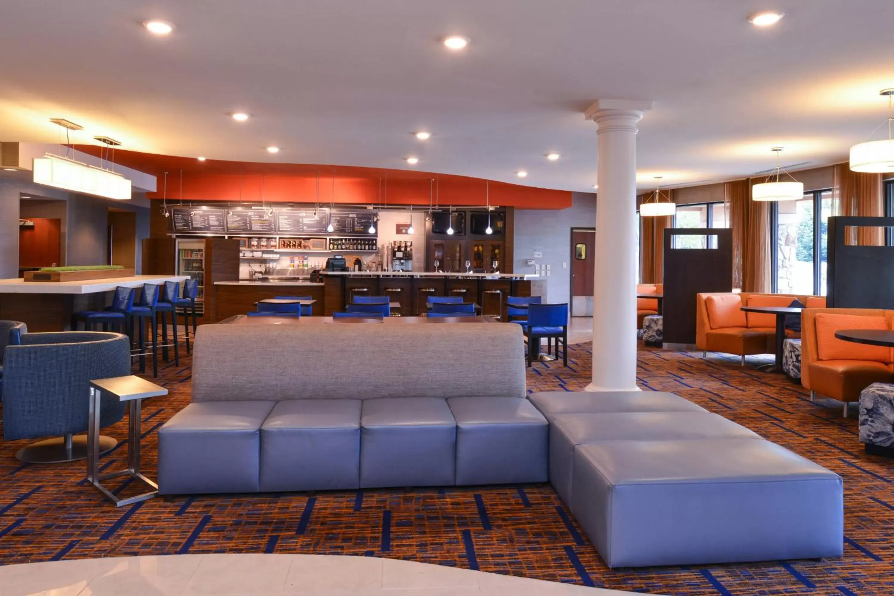 Lobby or reception, Lounge/Bar in Courtyard Pittsburgh Monroeville