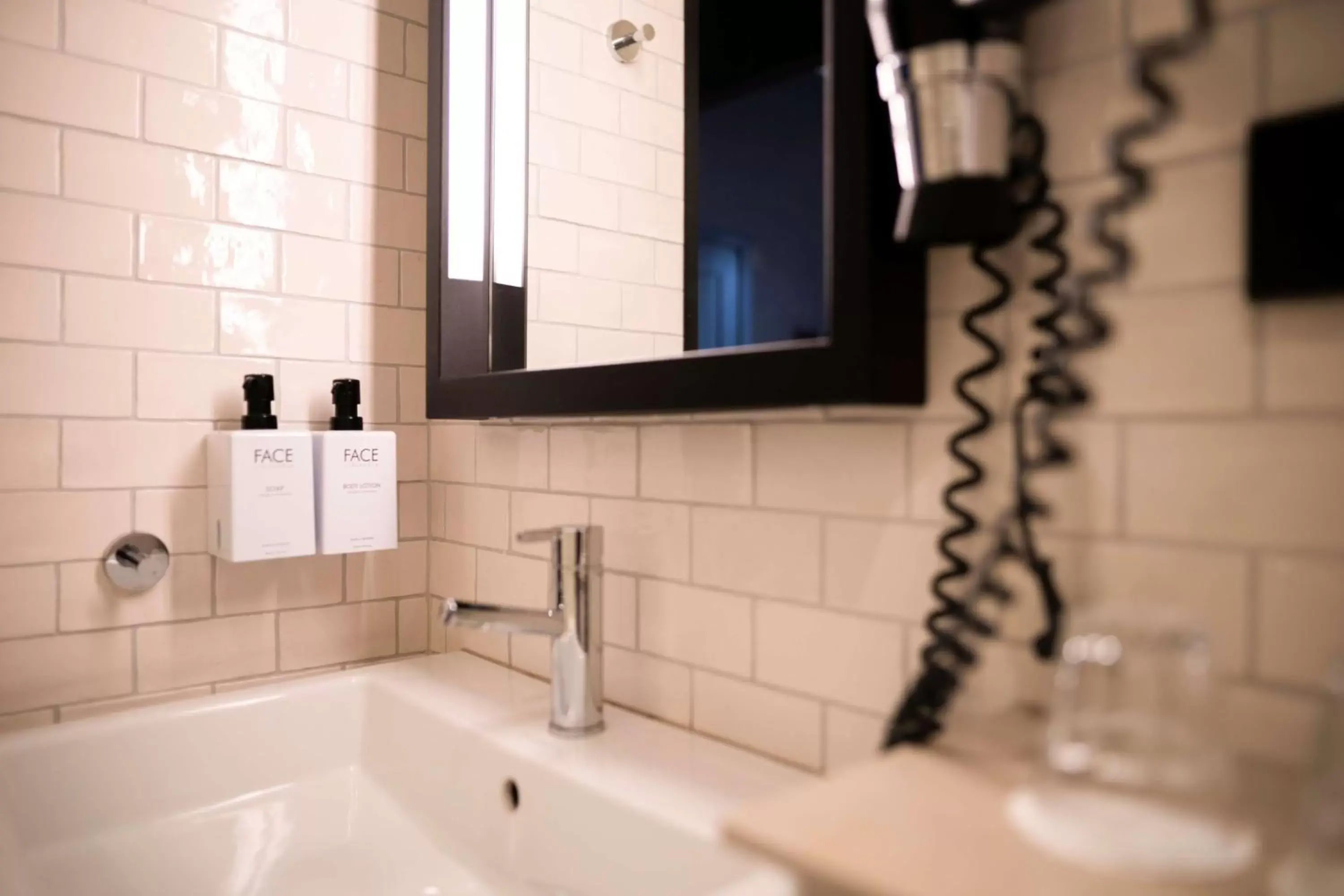 Bathroom in Scandic Grand Central