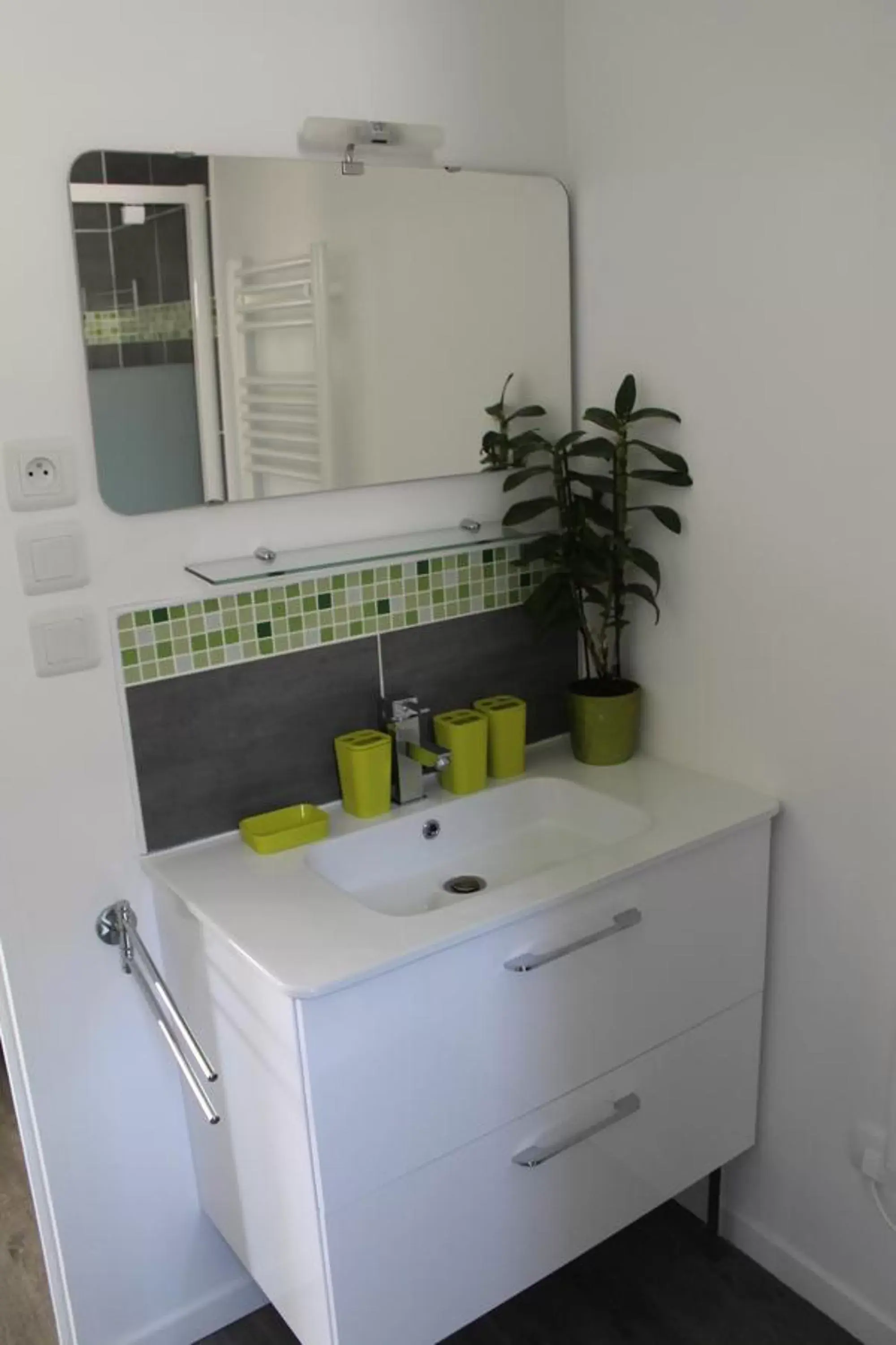 Bathroom, Kitchen/Kitchenette in Le Champ De La Ferme