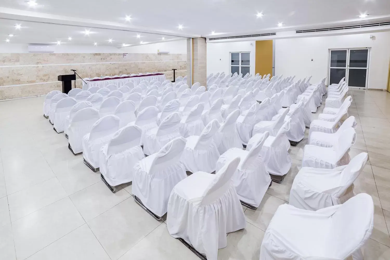 Banquet/Function facilities, Banquet Facilities in Hotel Maria del Carmen