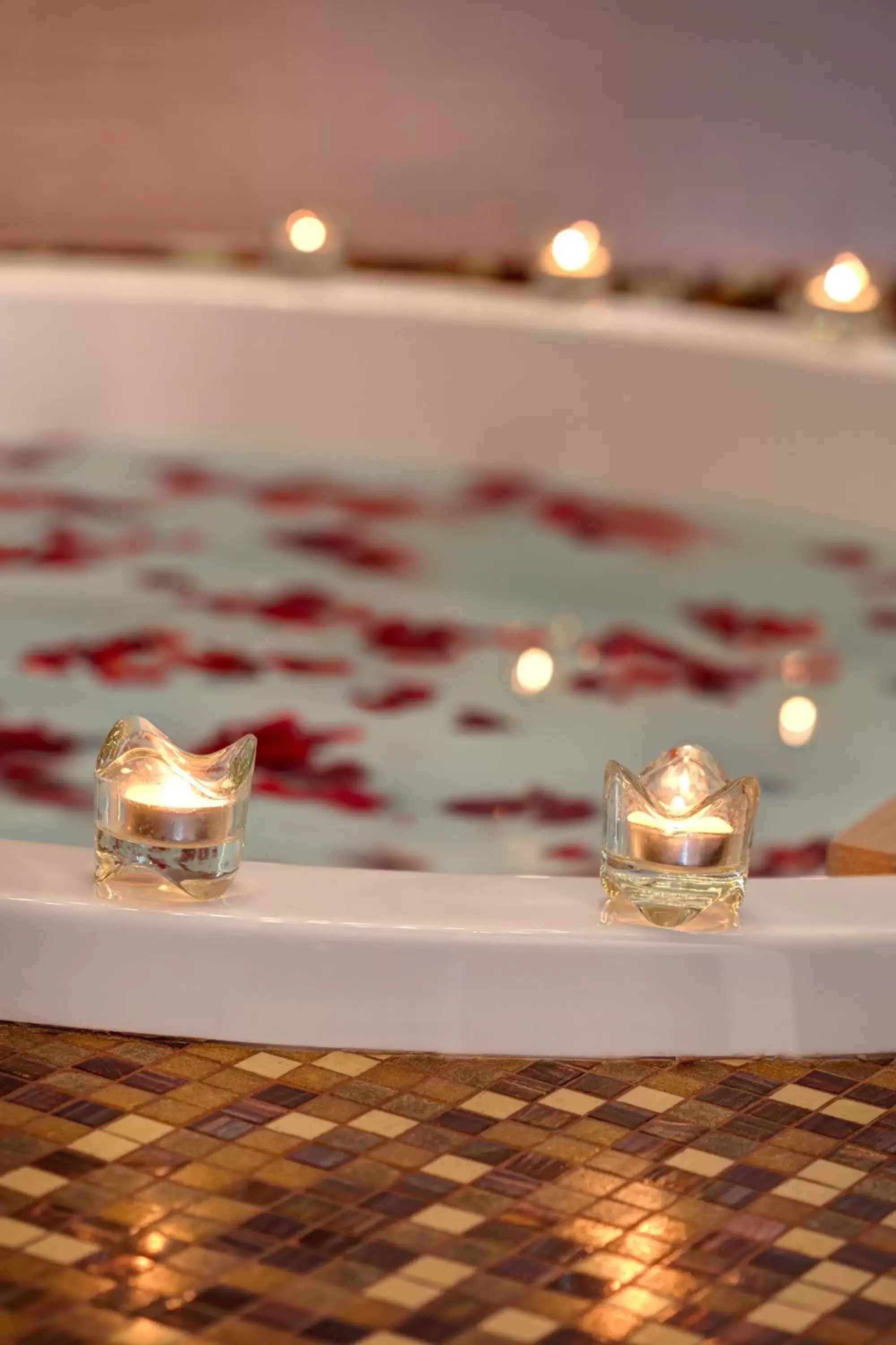 Hot Tub in Dharma Luxury Hotel