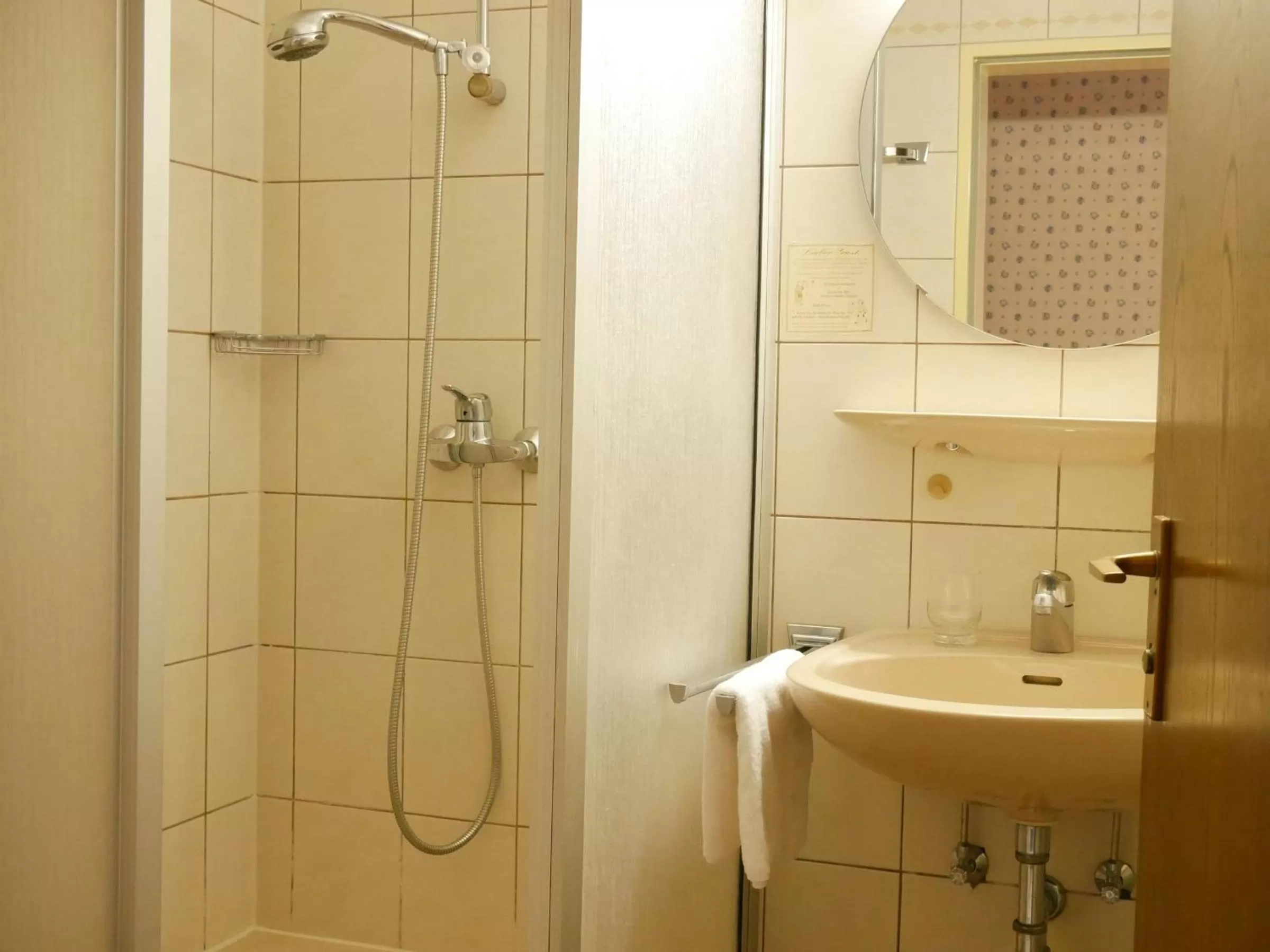 Bathroom in Gasthaus Engel