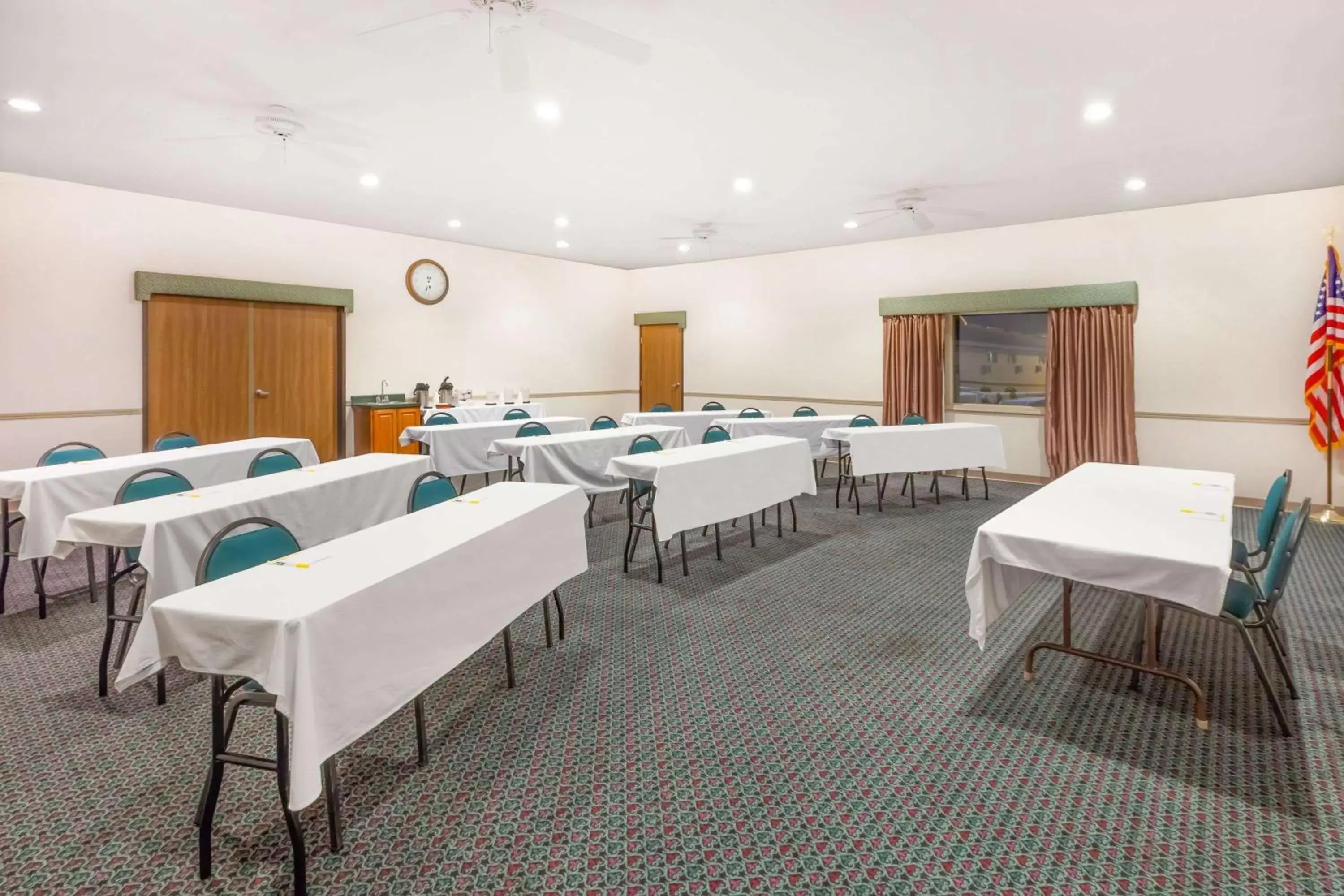 Days Inn by Wyndham Alpena Days Inn by Wyndham Alpena