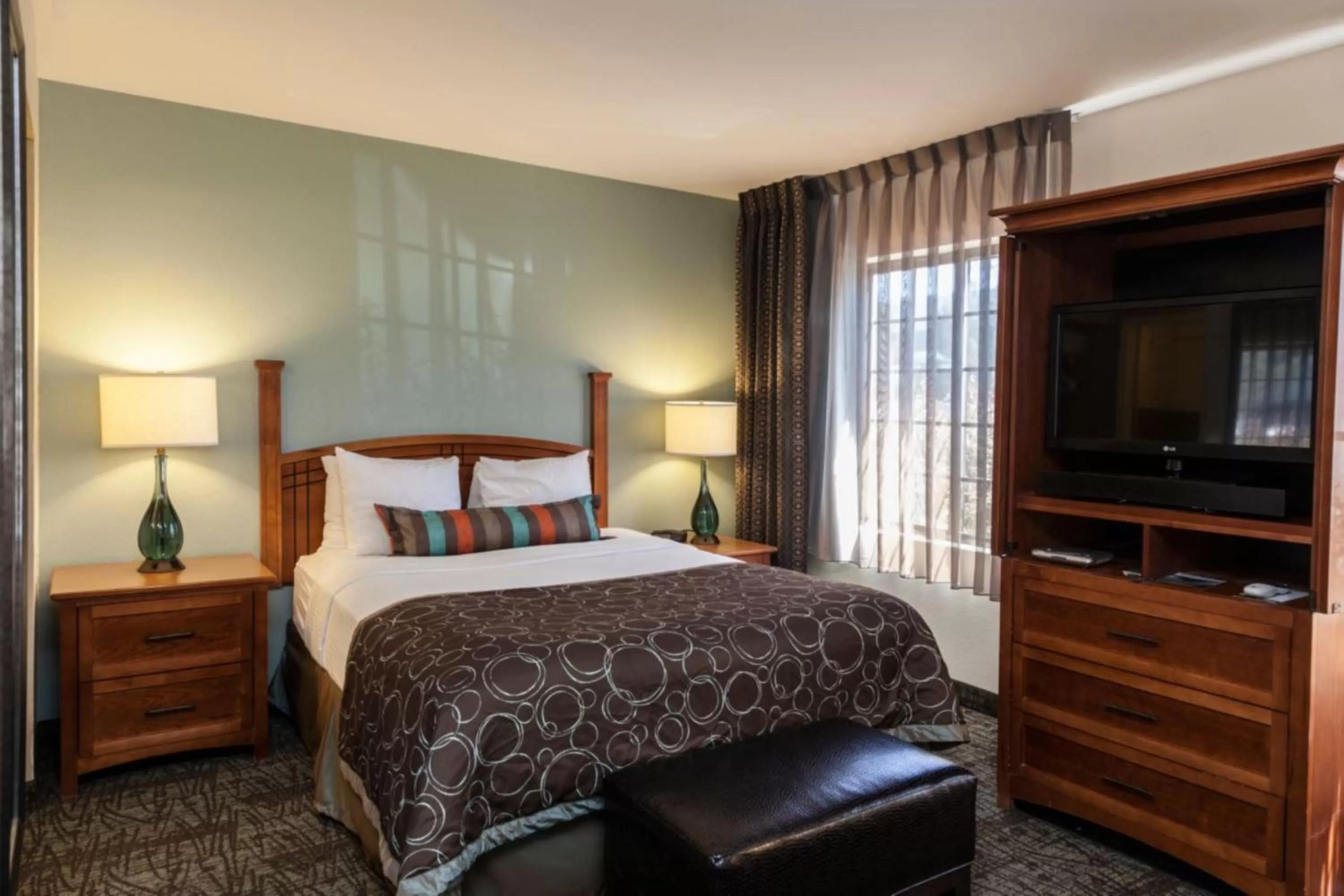 Photo of the whole room, Bed in Staybridge Suites Colorado Springs North by IHG