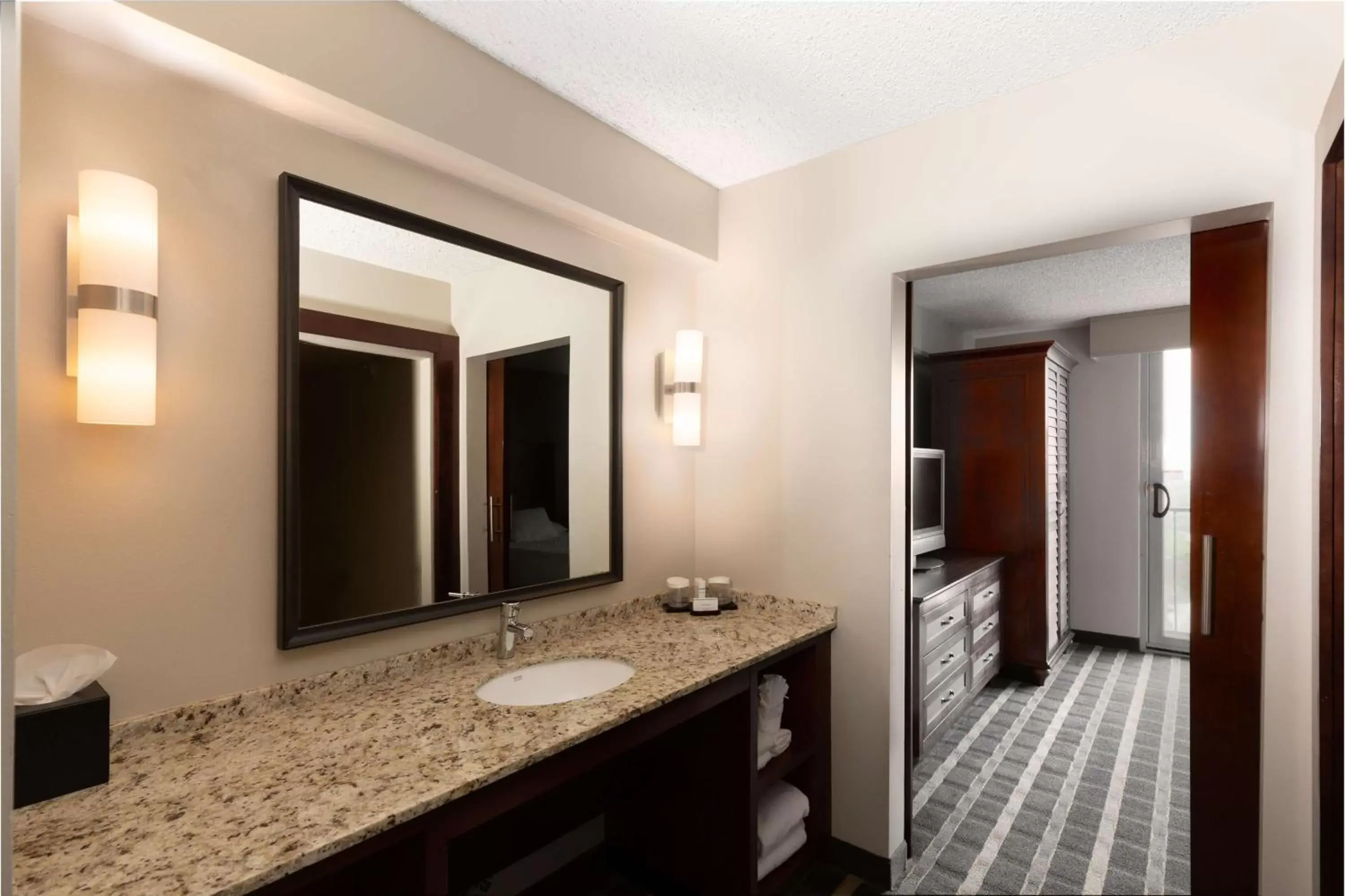 Bedroom, Bathroom in Embassy Suites San Francisco Airport - Waterfront