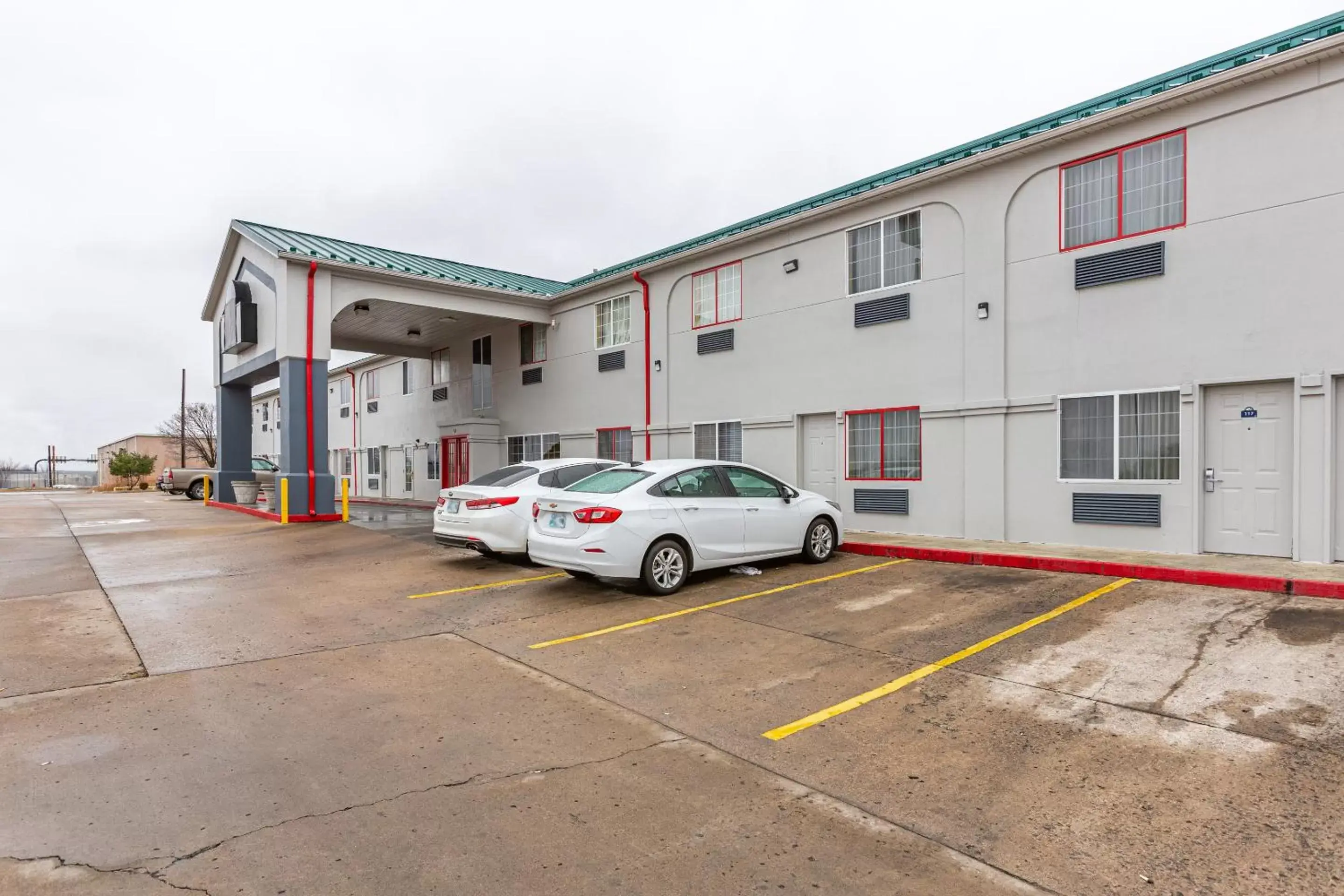 Property Building in Hometown Inn Airport