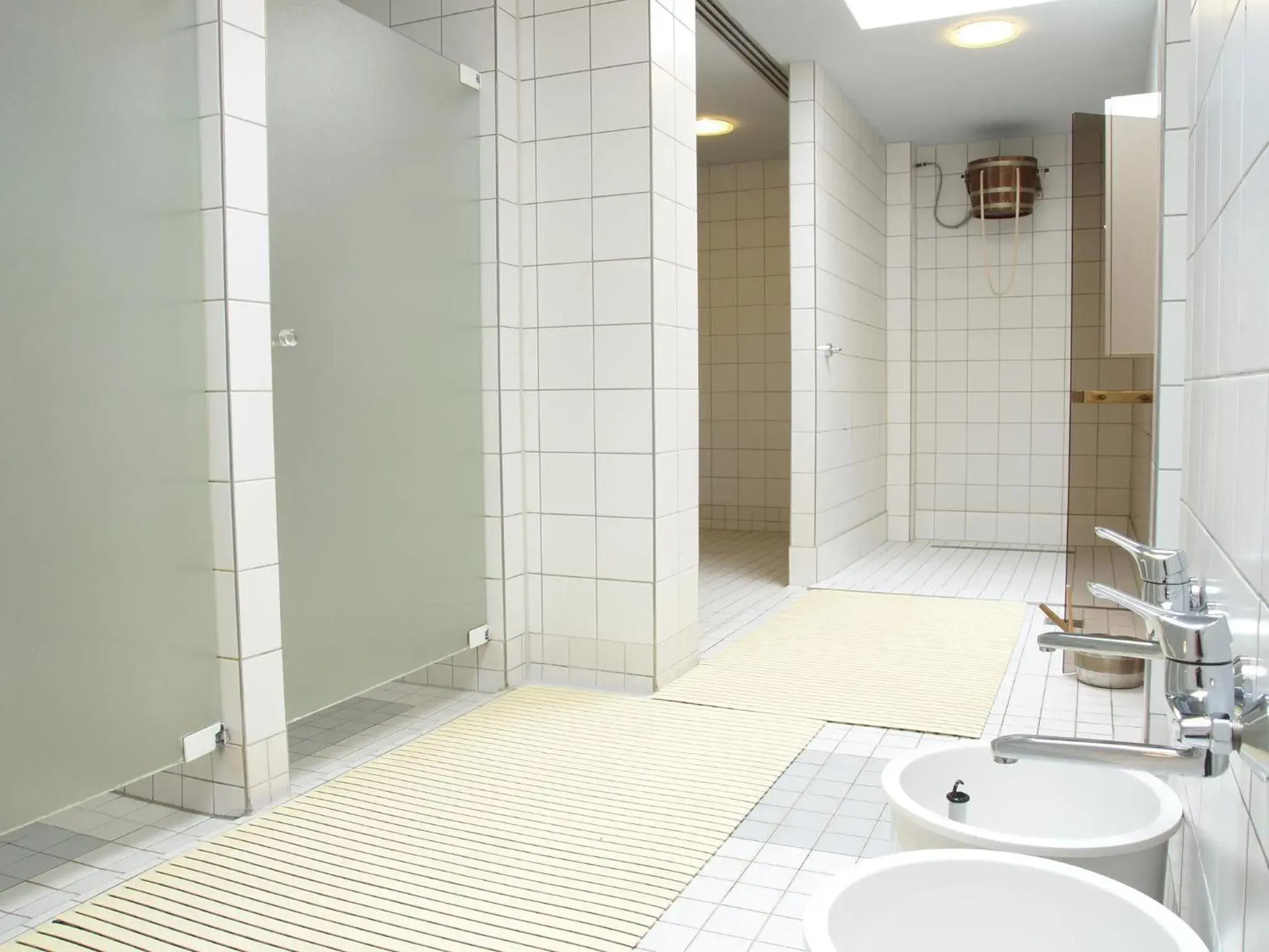 Spa and wellness centre/facilities, Bathroom in Atlanta Hotel International Leipzig
