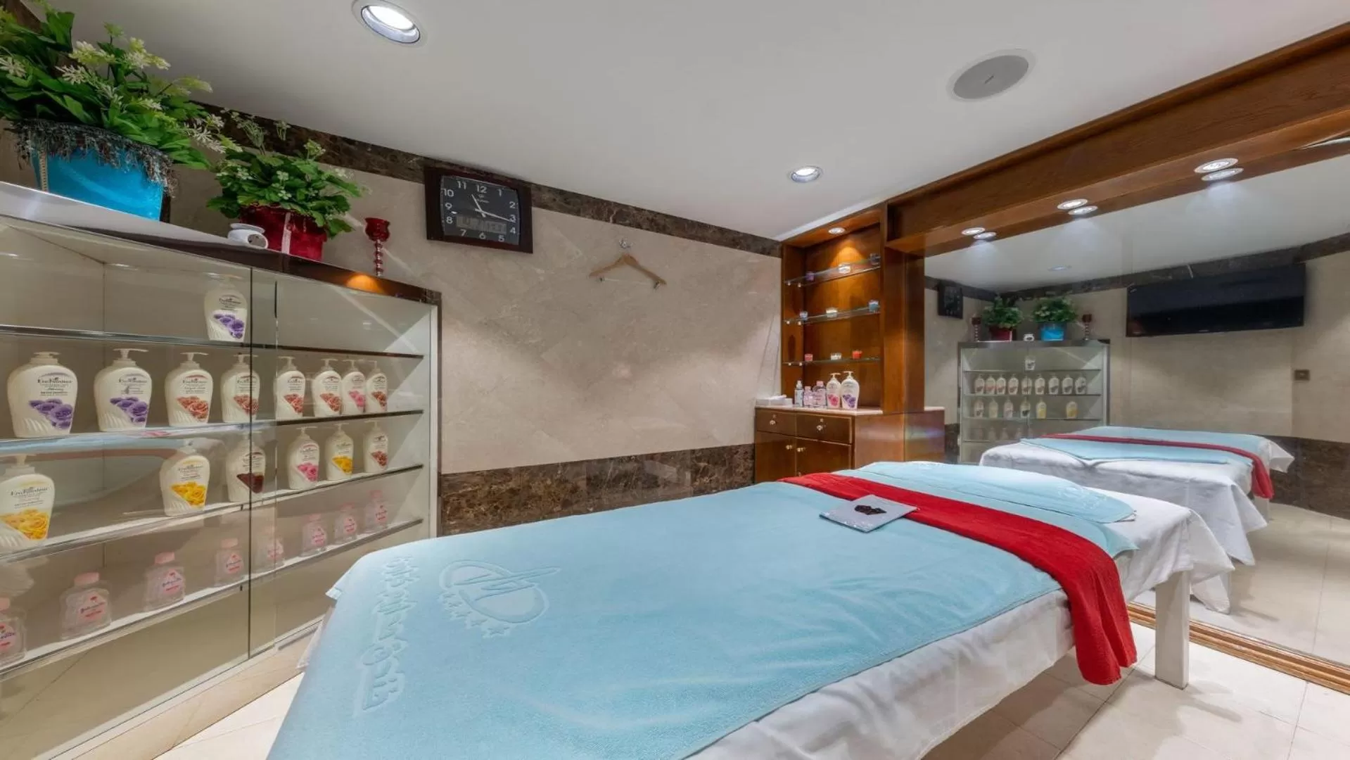 Massage, Bed in Madareem Hotel