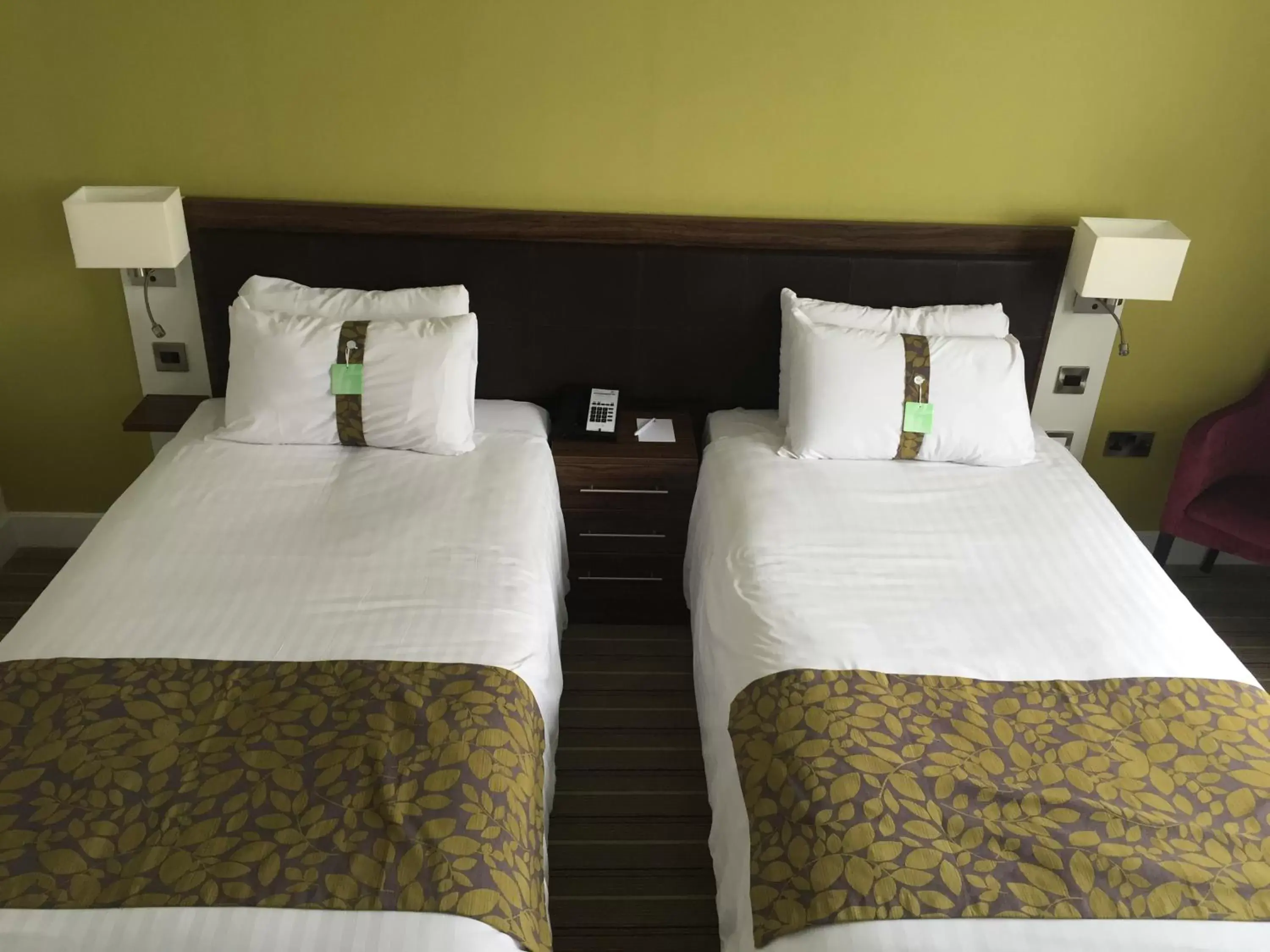 Bedroom, Bed in Holiday Inn Huntingdon Racecourse, an IHG Hotel