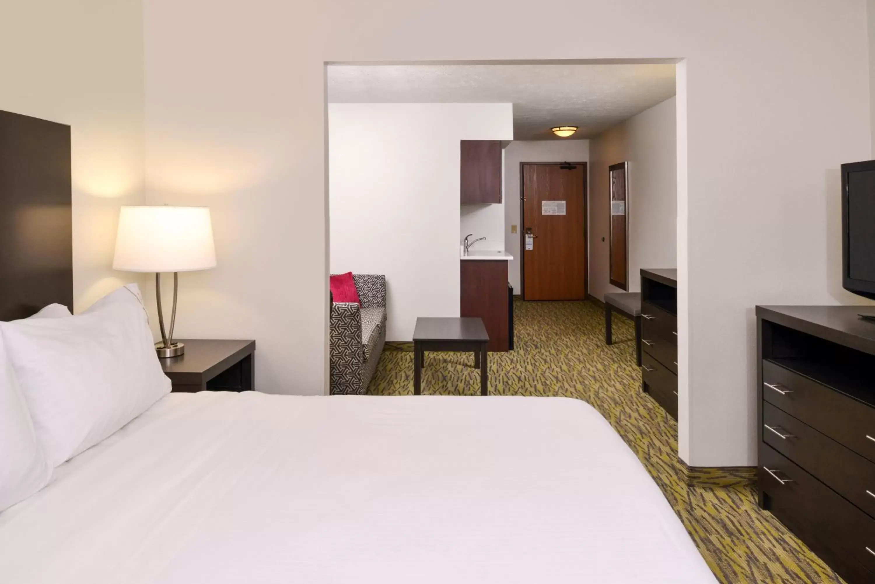 Photo of the whole room, Bed in Holiday Inn Express Hotel & Suites Omaha West, an IHG Hotel