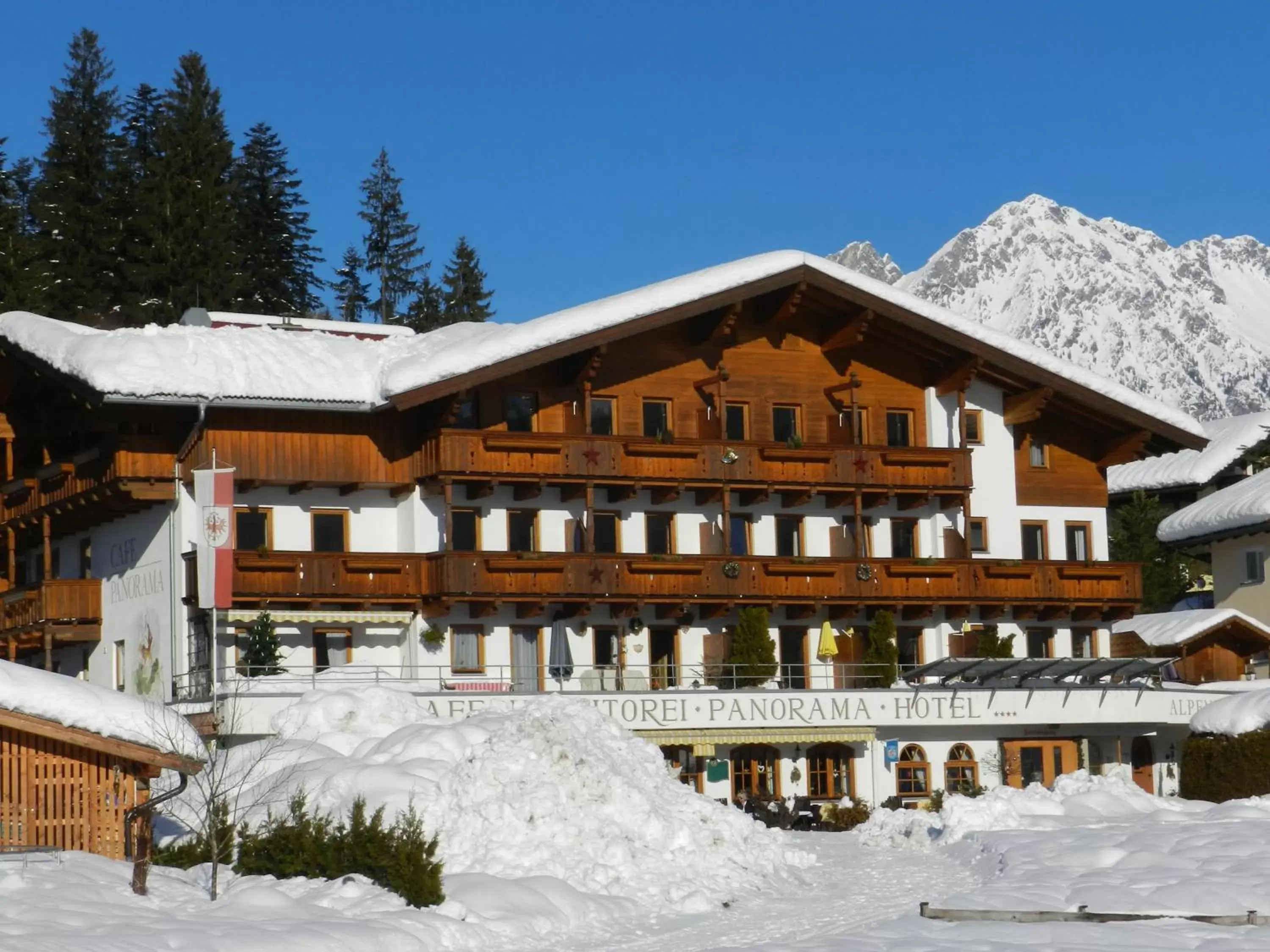 Facade/entrance, Winter in Hotel Alpenpanorama