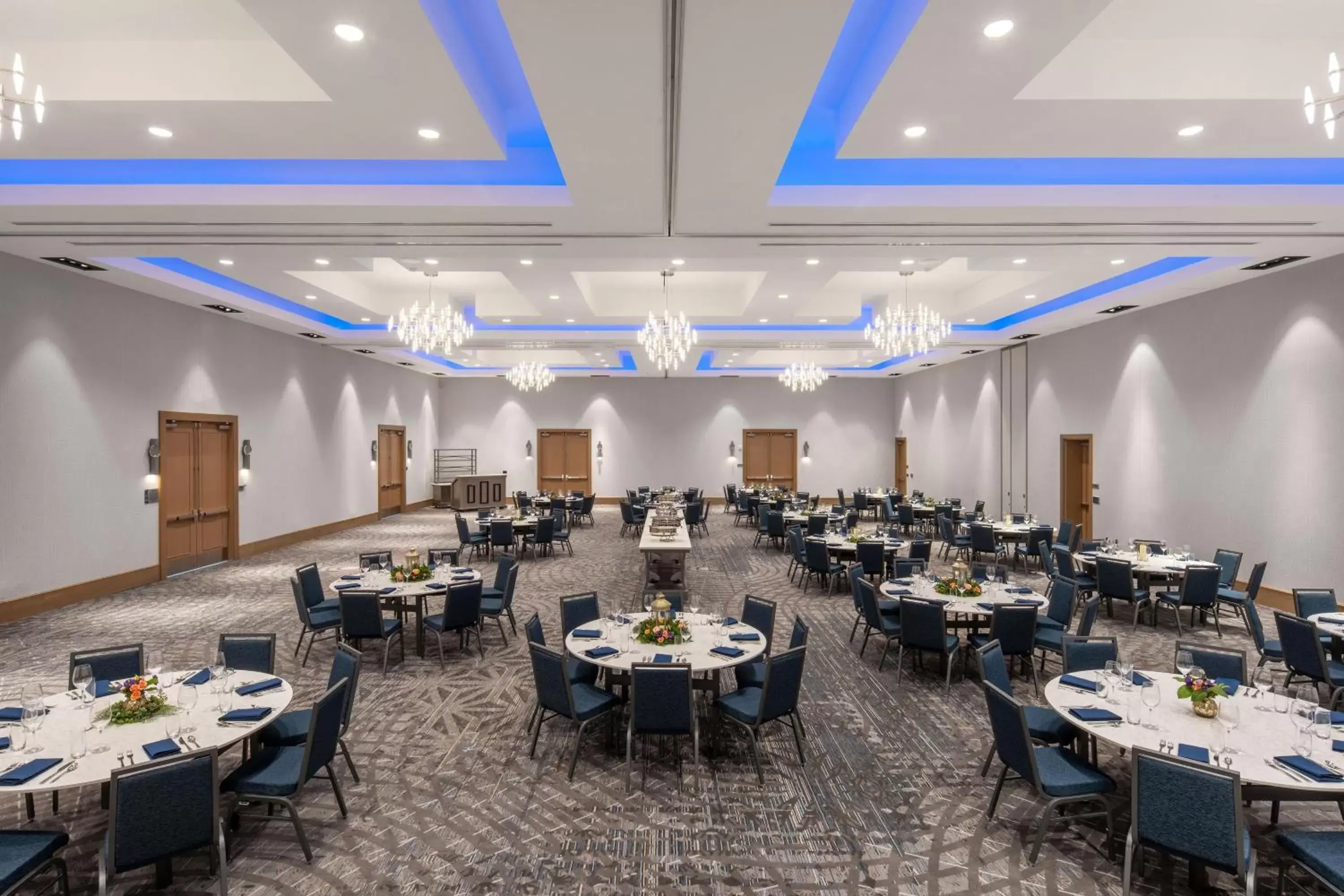 Meeting/conference room, Restaurant/Places to Eat in The Celeste Hotel, Orlando, a Tribute Portfolio Hotel