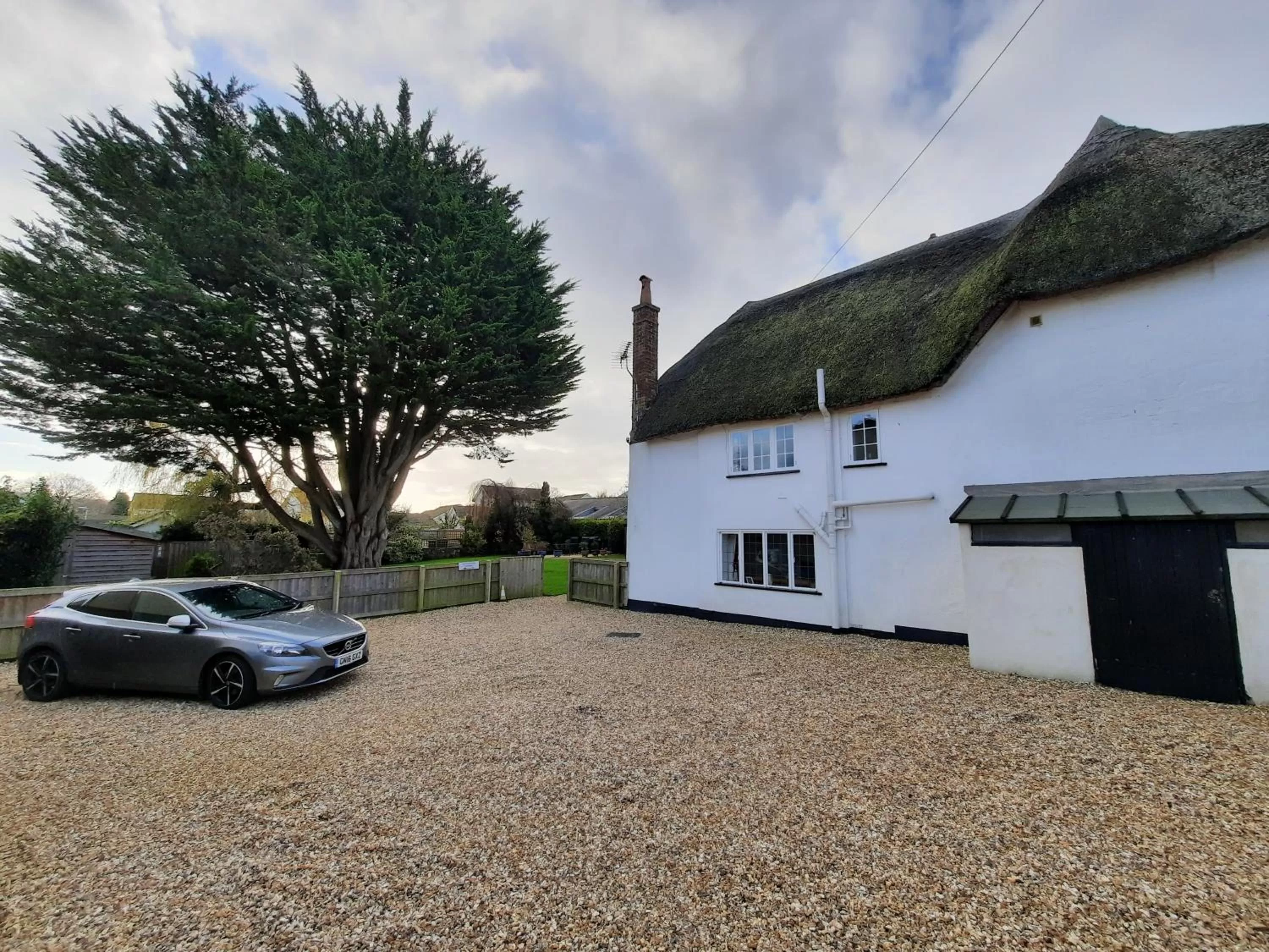 Facade/entrance in The White Cottage